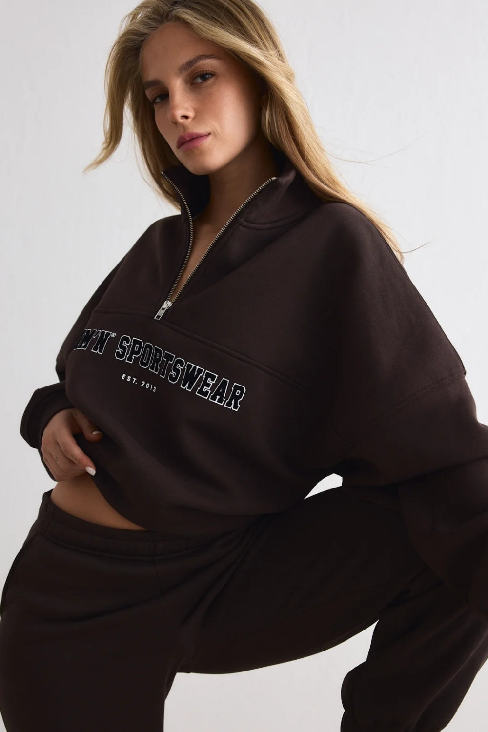 Varsity Sweat Half Zip Chocolate
