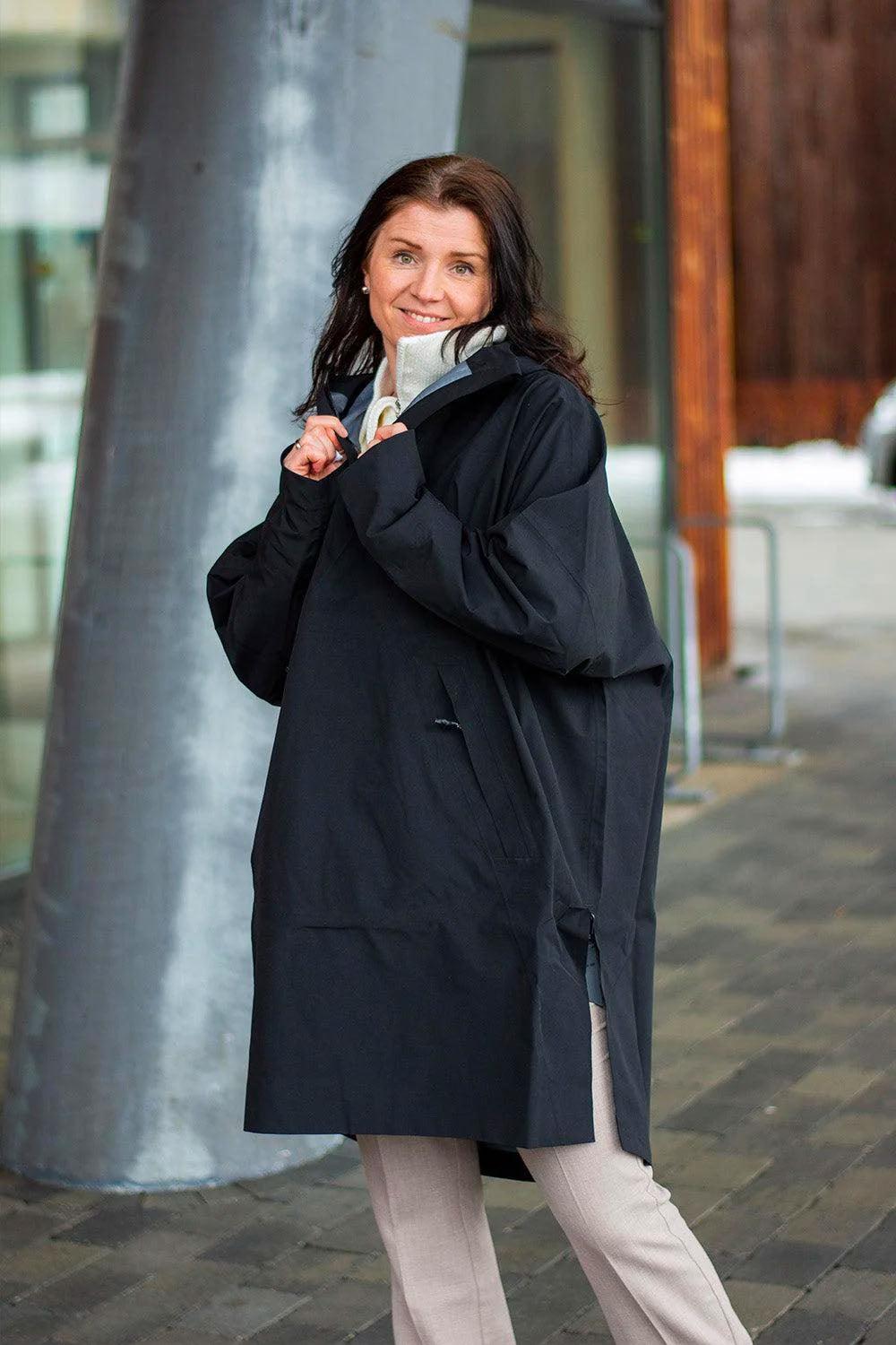 Aalesund Poncho Black