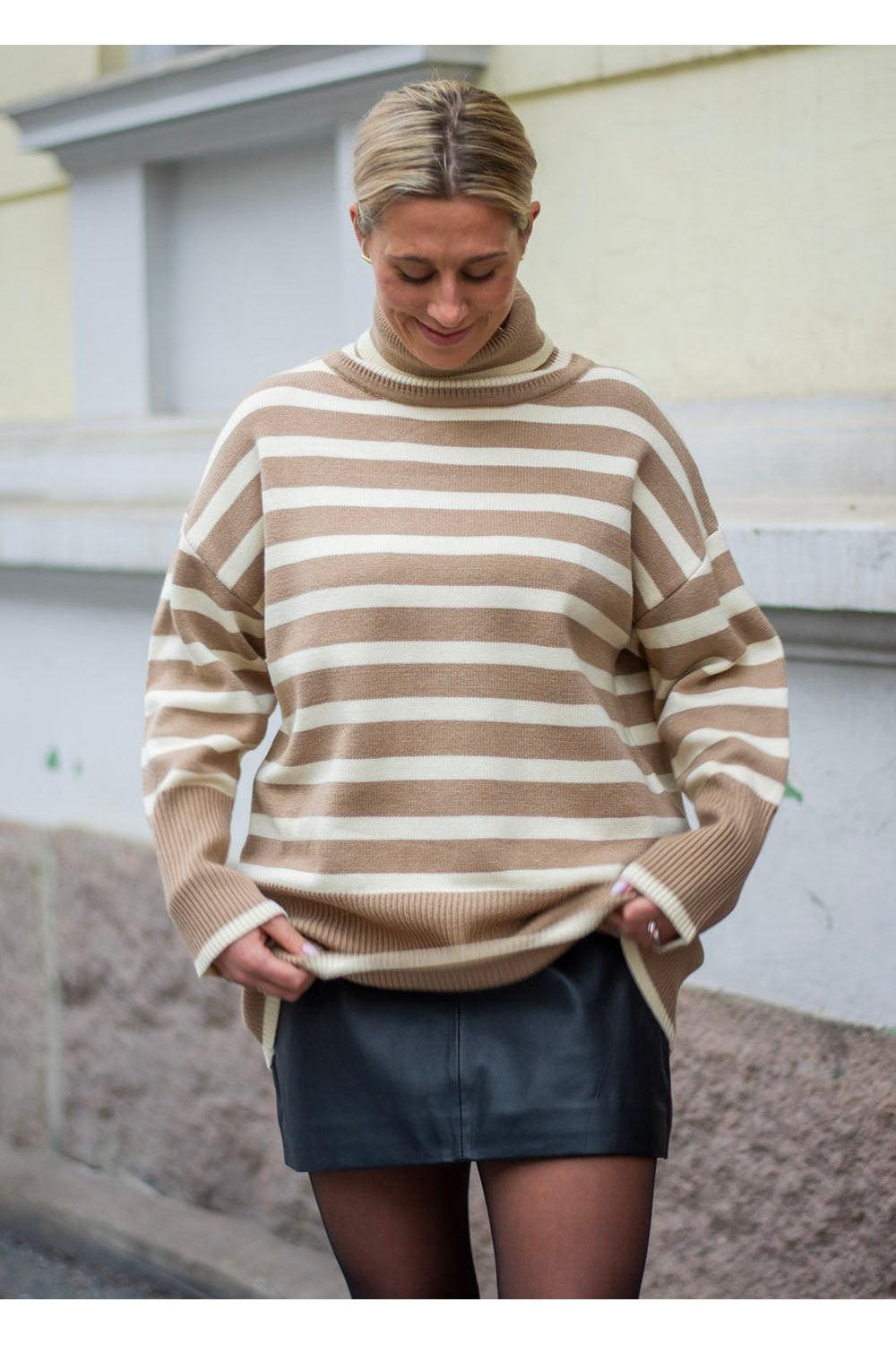 Alvena knit pullover sand/off white