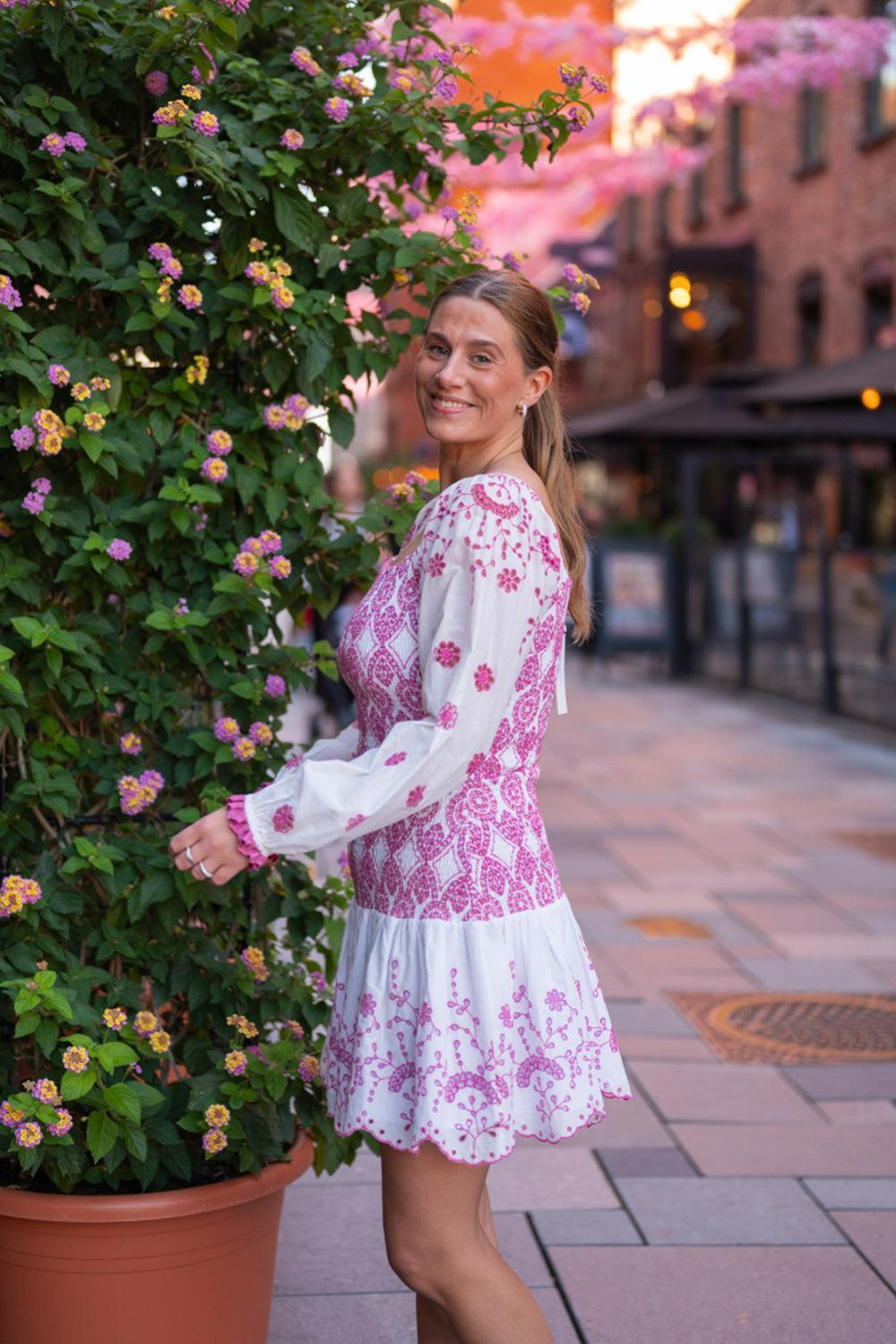 Augustine Dress White Pink Emb.