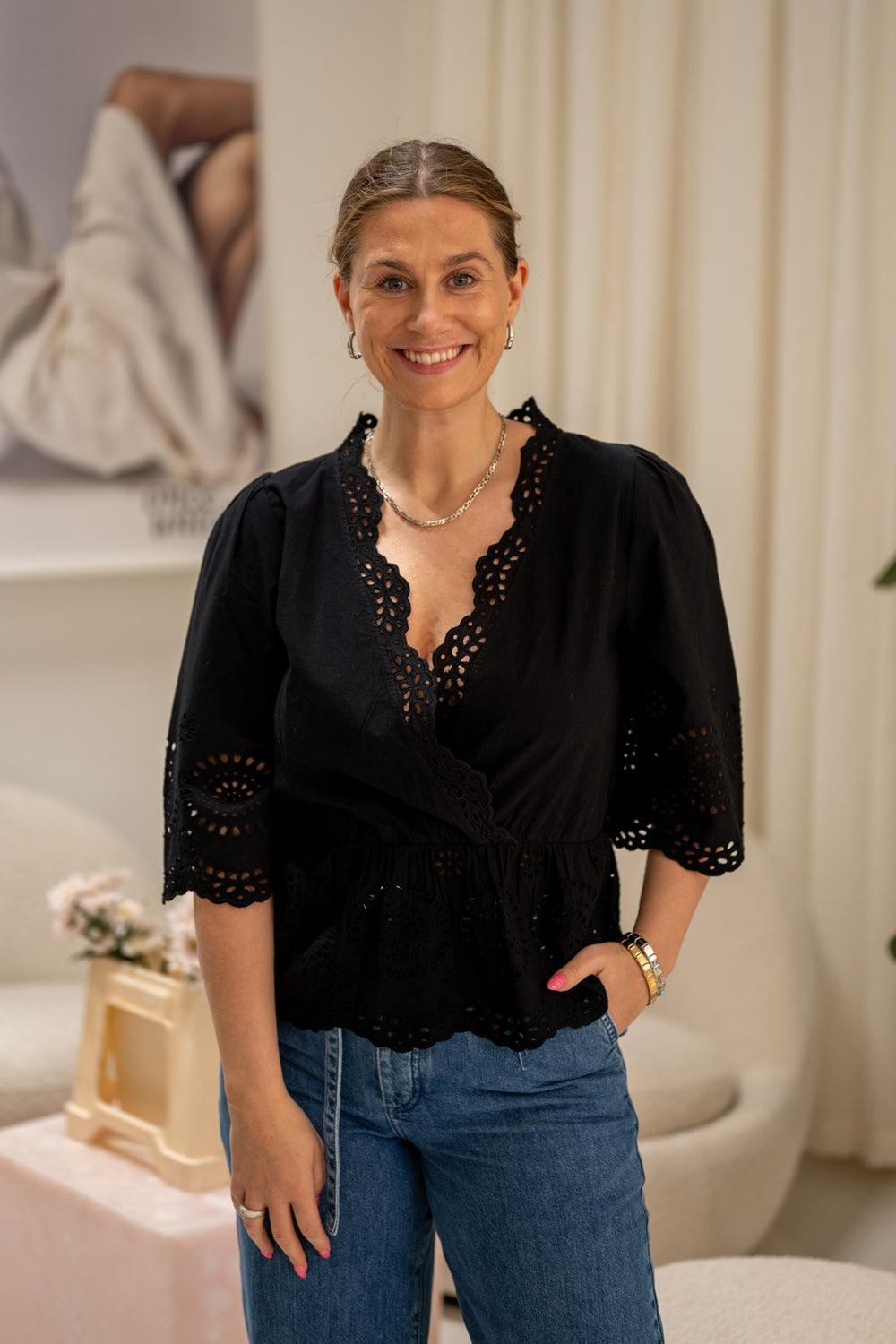 Bea V-neck Blouse Black