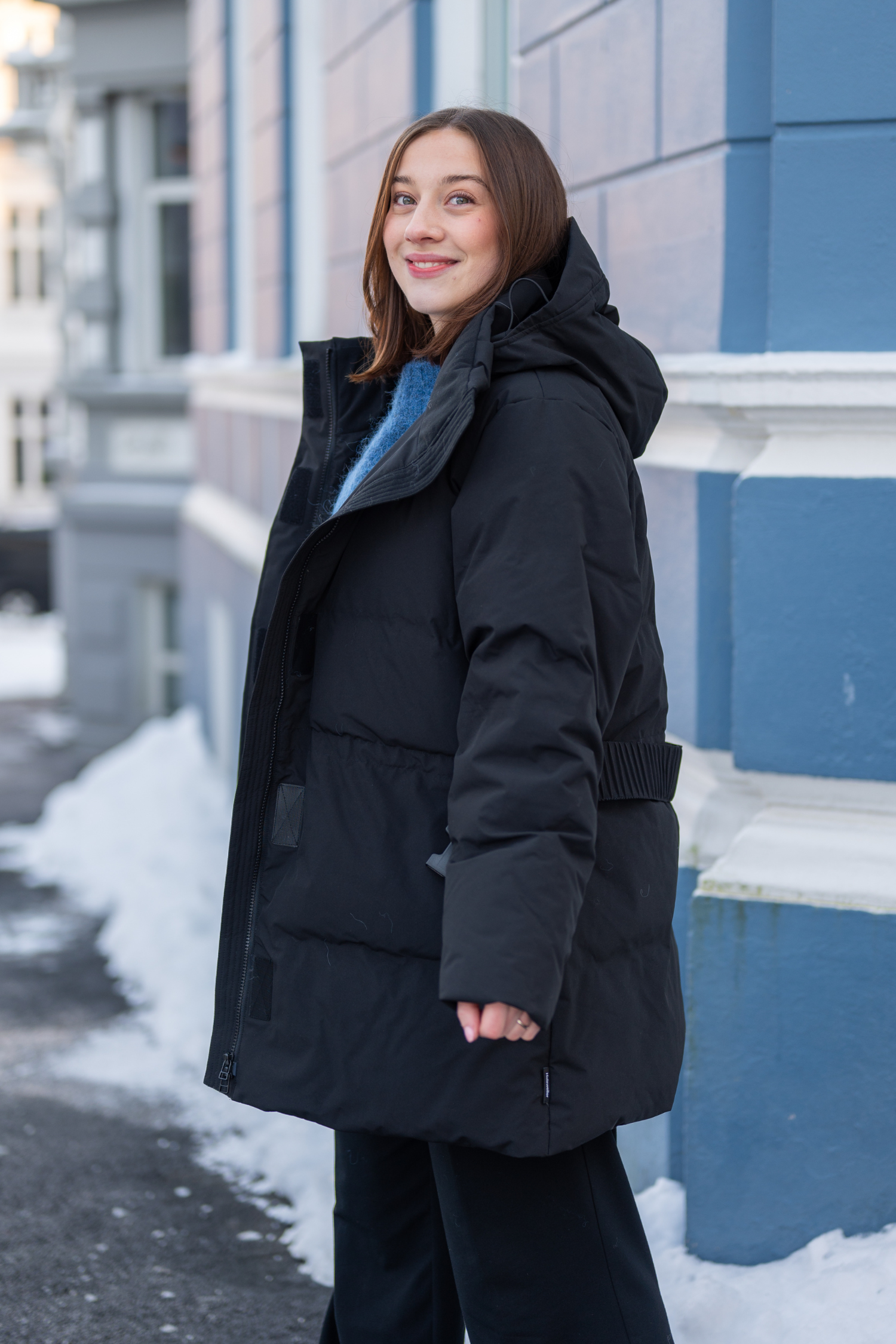 Besseggen Lt. Down Jacket Black
