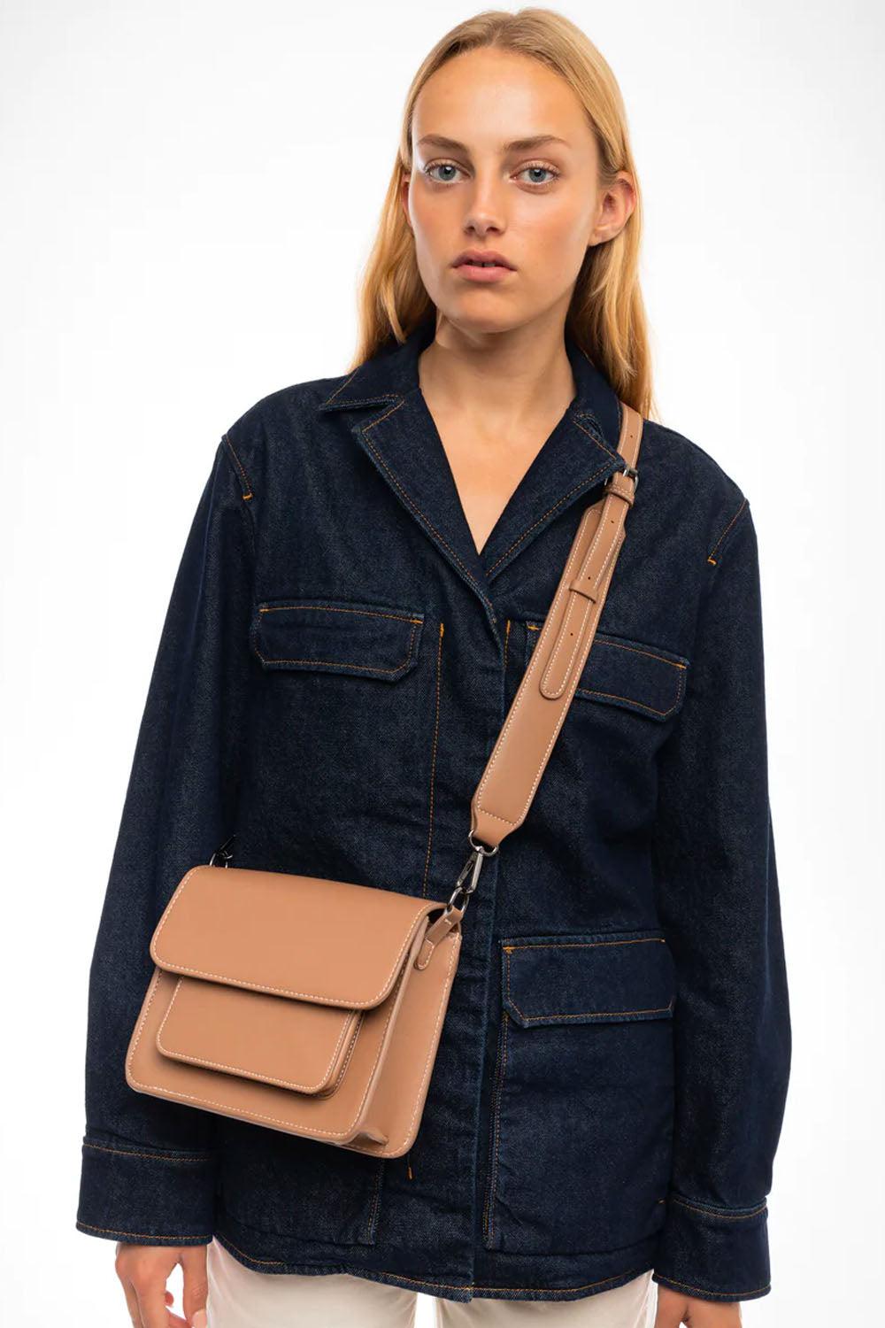 Cayman Pocket Soft Structure 343 Hush Brown