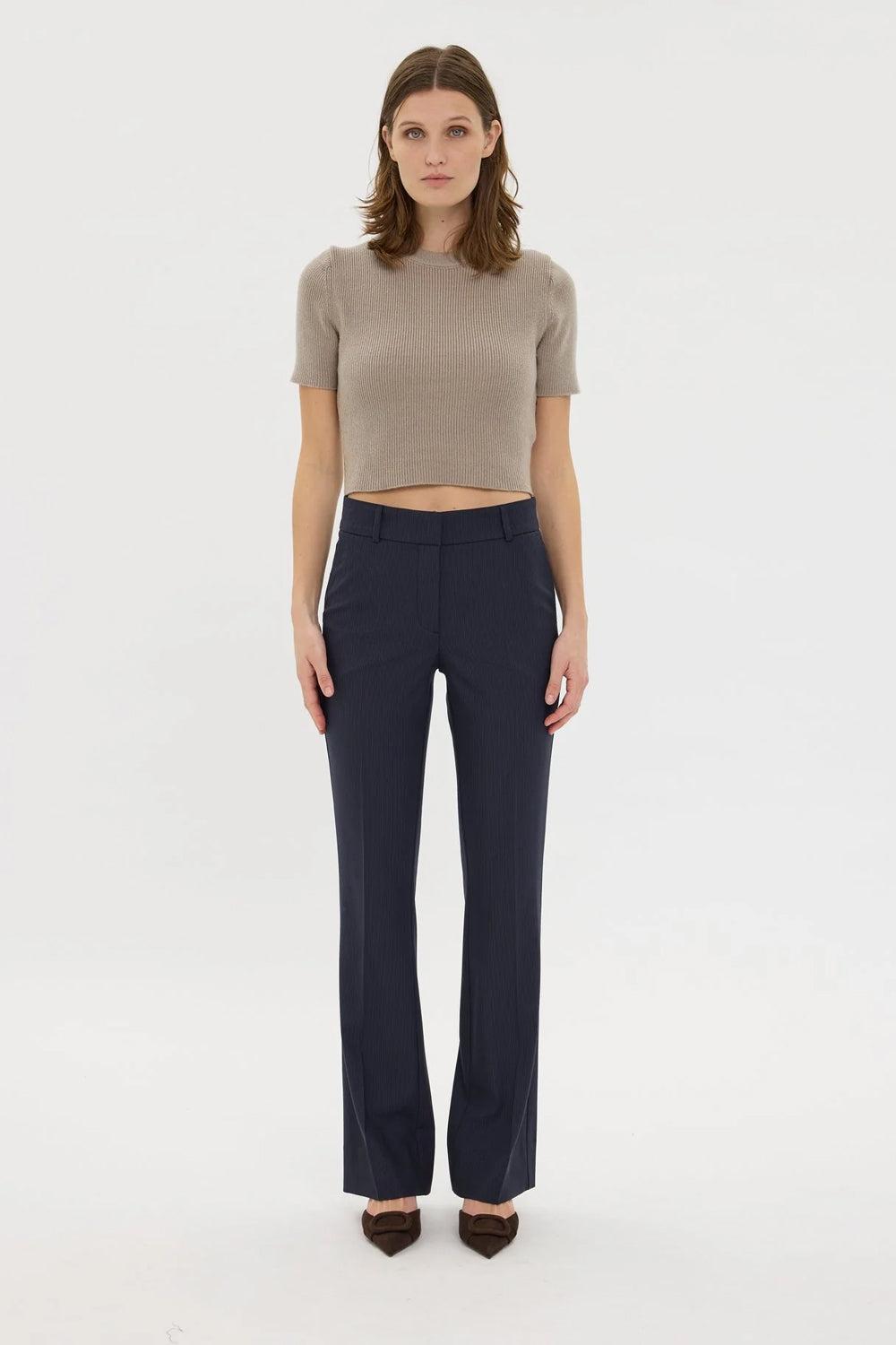 ClaraFV 077 Long Navy mini pin