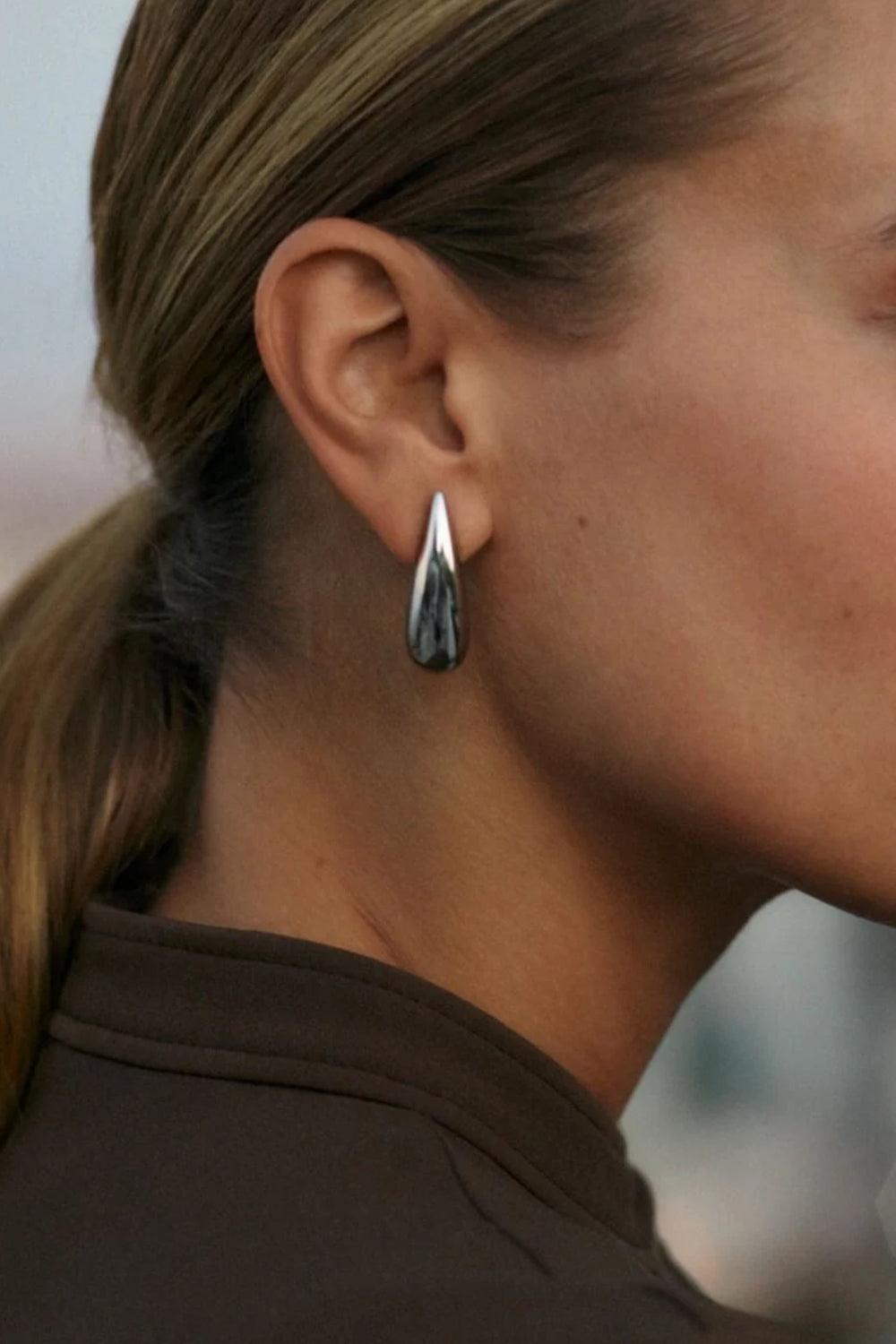 Crest Studs Steel
