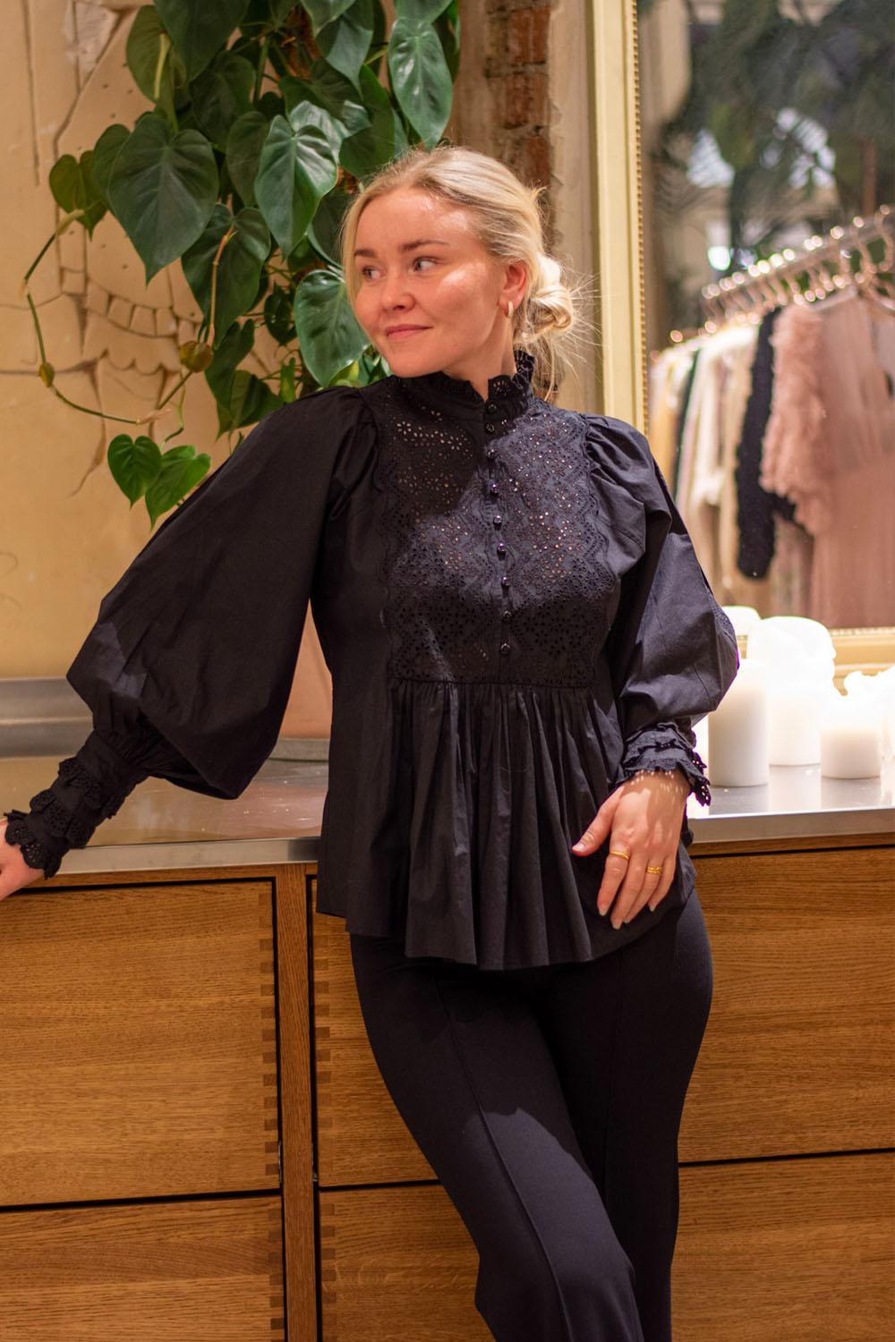 Décorated poplin blouse Black