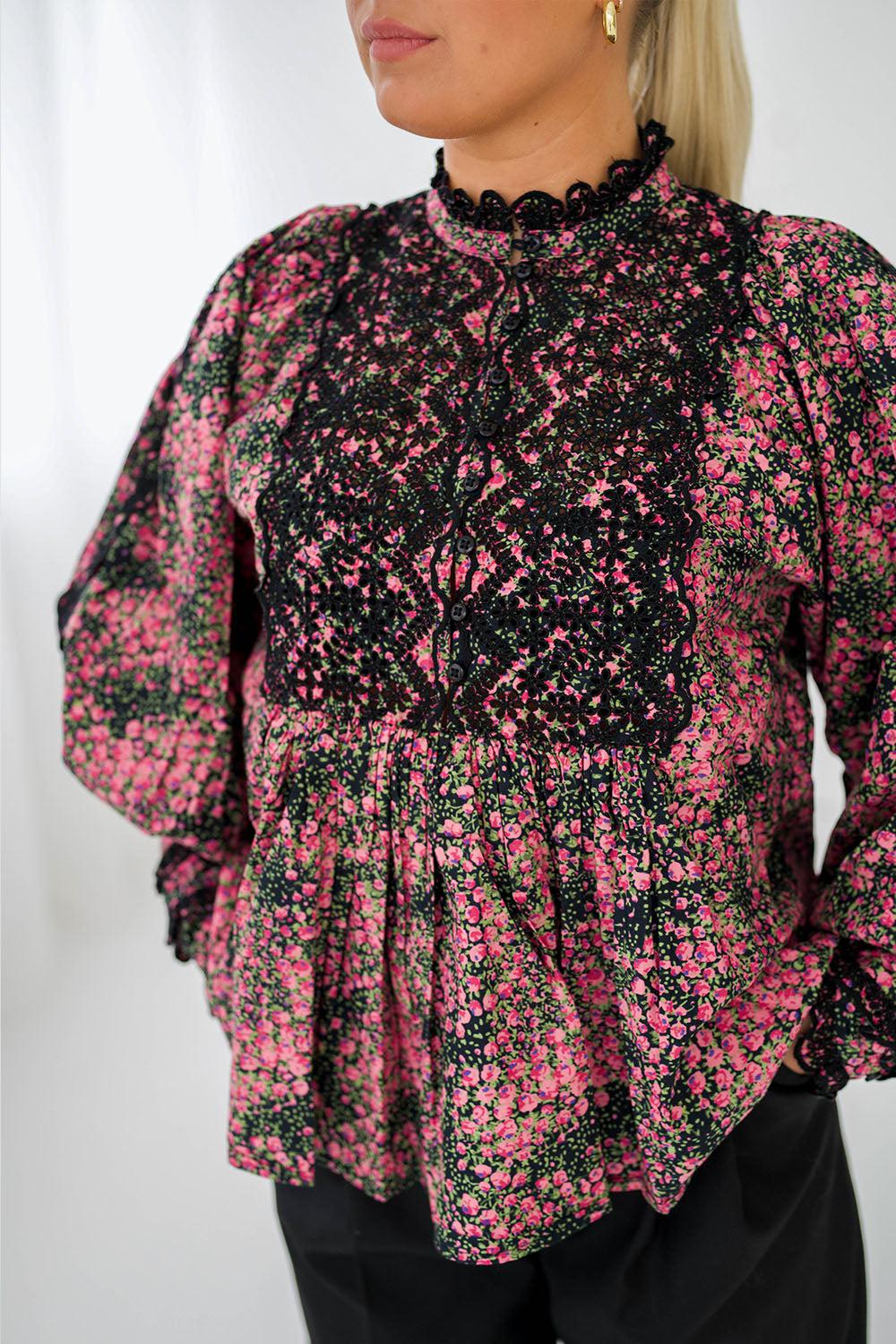 Décorated poplin blouse Petite roses