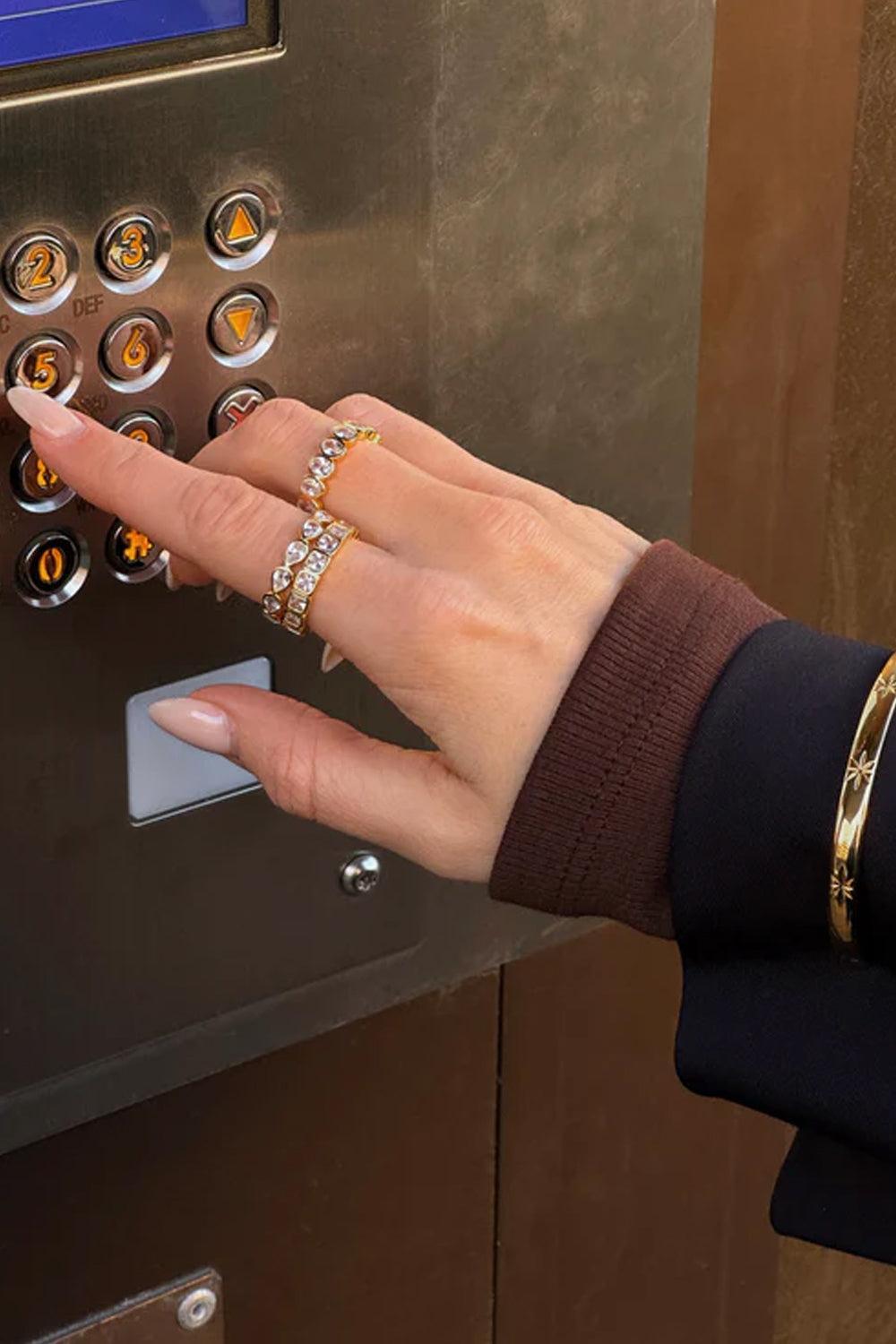 Diamond Band Ring Drop Gold