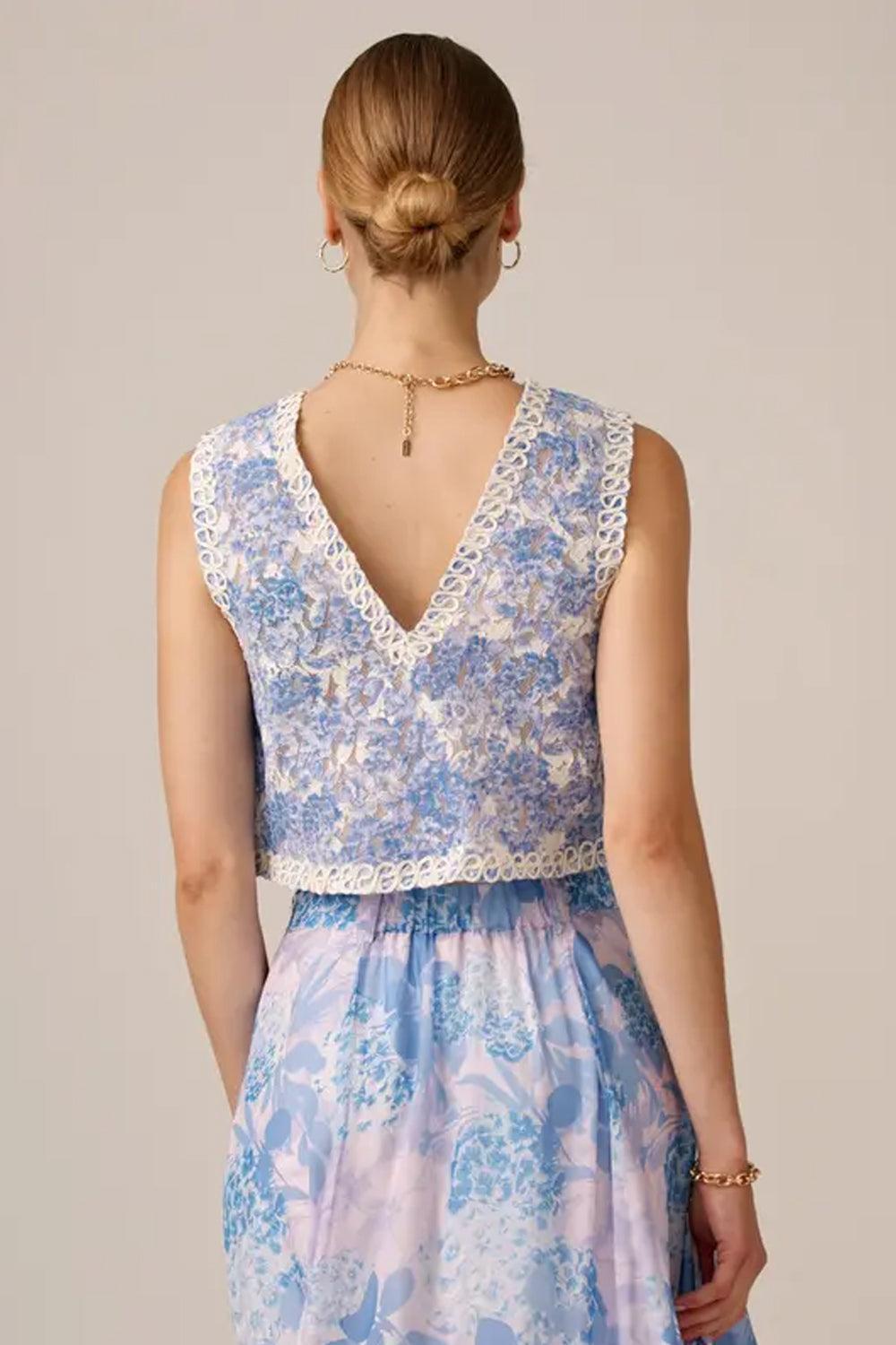 Embroidered Top blue bloom