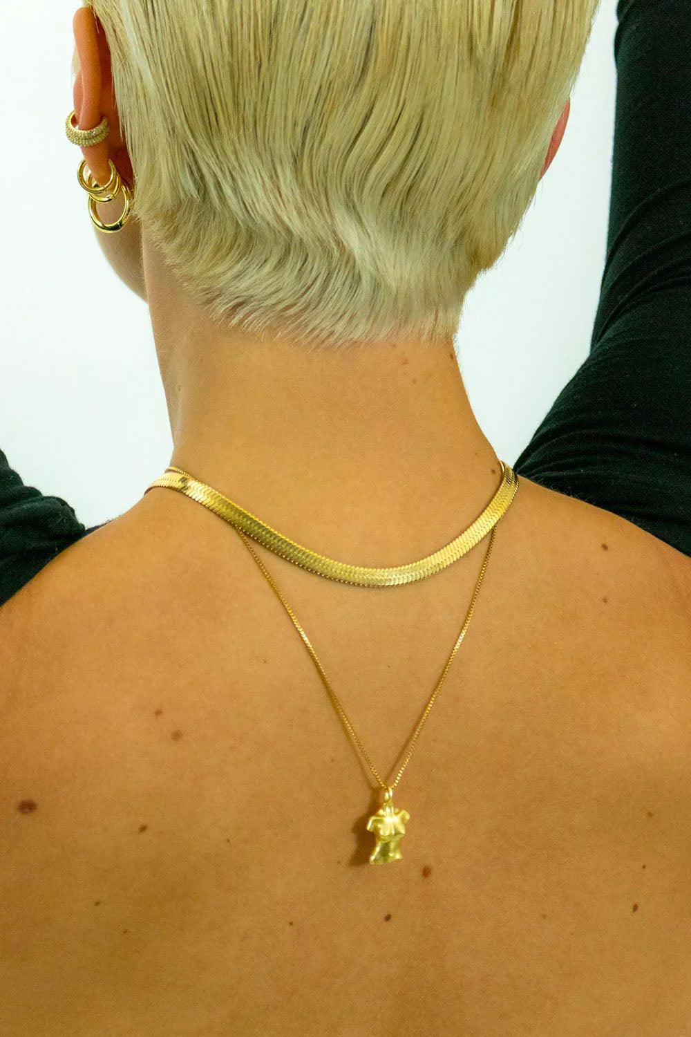 Figure Necklace Gold