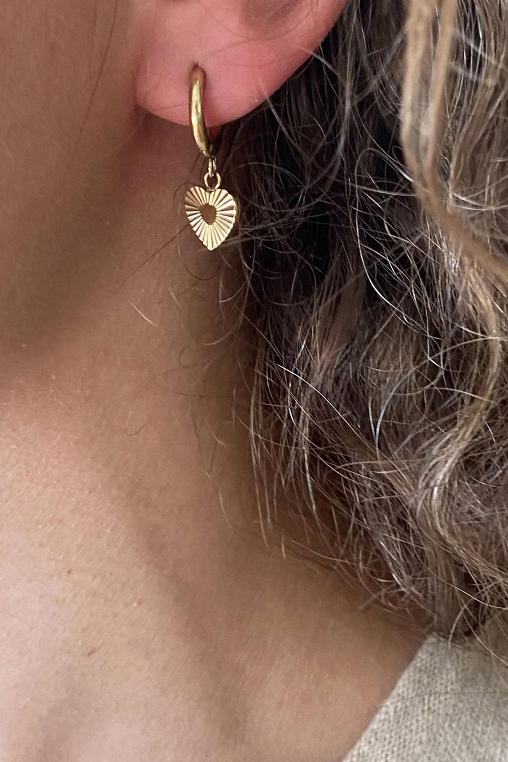 Hoop w/Sprinkling Heart