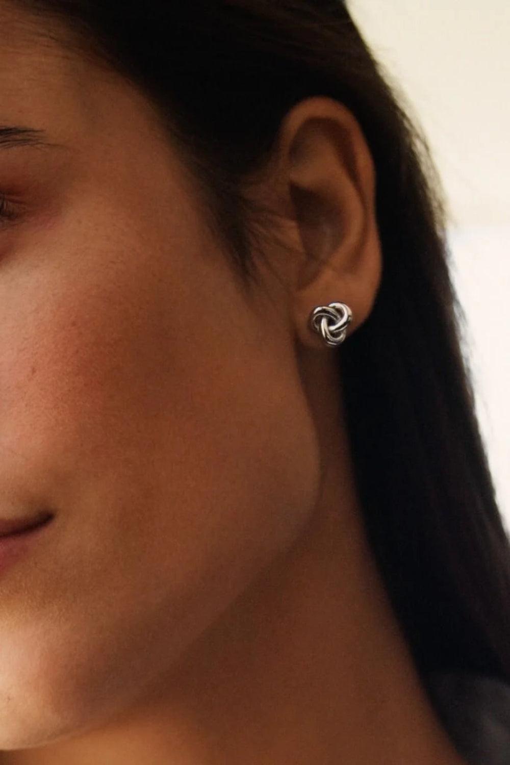 Infinity Knot Studs S Steel