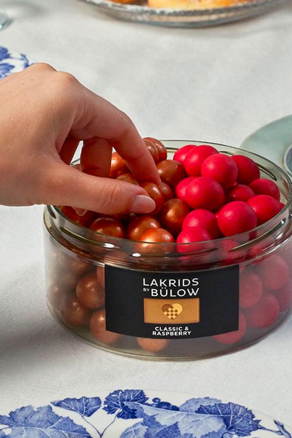 Large Mixed Classic Caramel/Crispy Raspberry 550g
