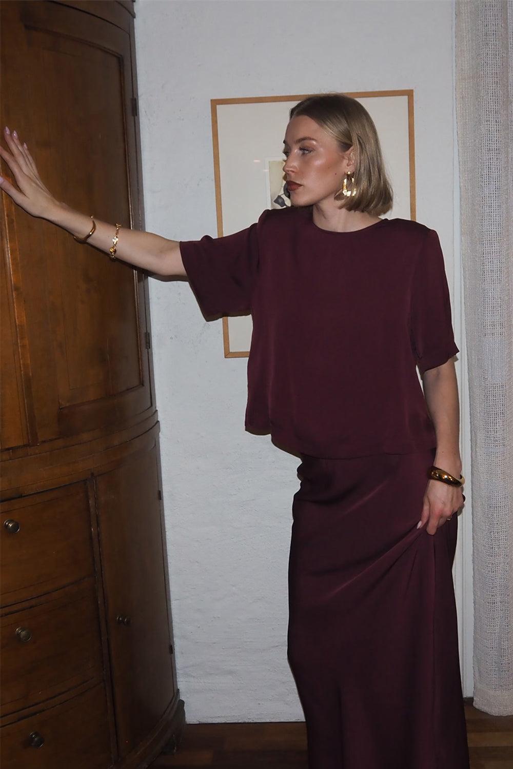 Leonie Satin Tee Burgundy