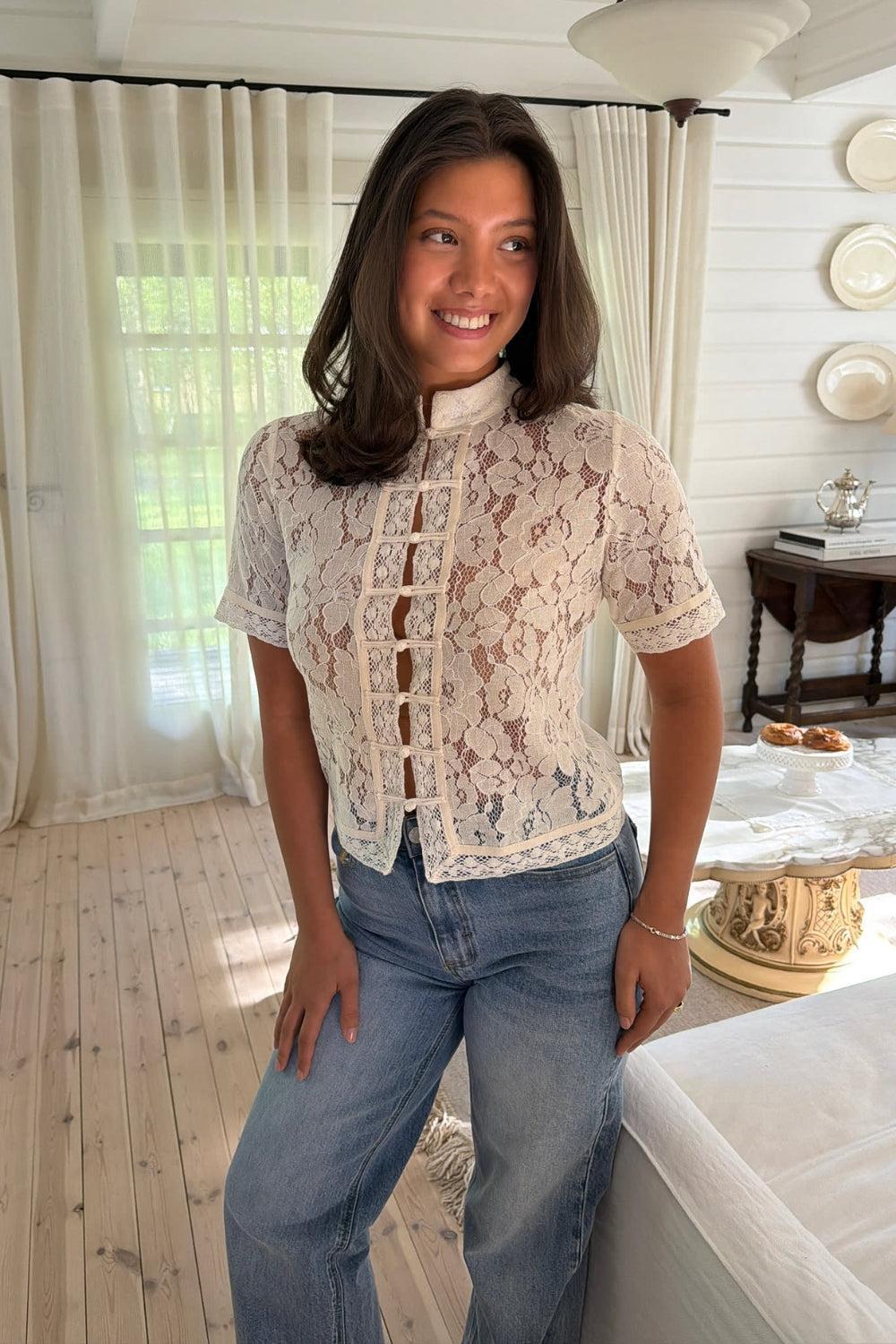 LiljaIC SS Shirt Off White Lace