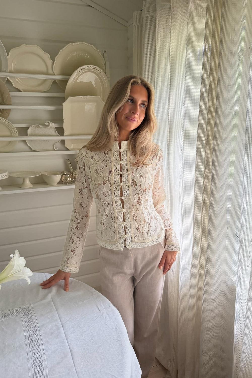 LiljaIC Shirt Off White Lace