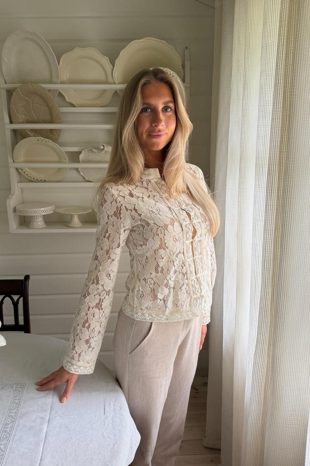 LiljaIC Shirt Off White Lace