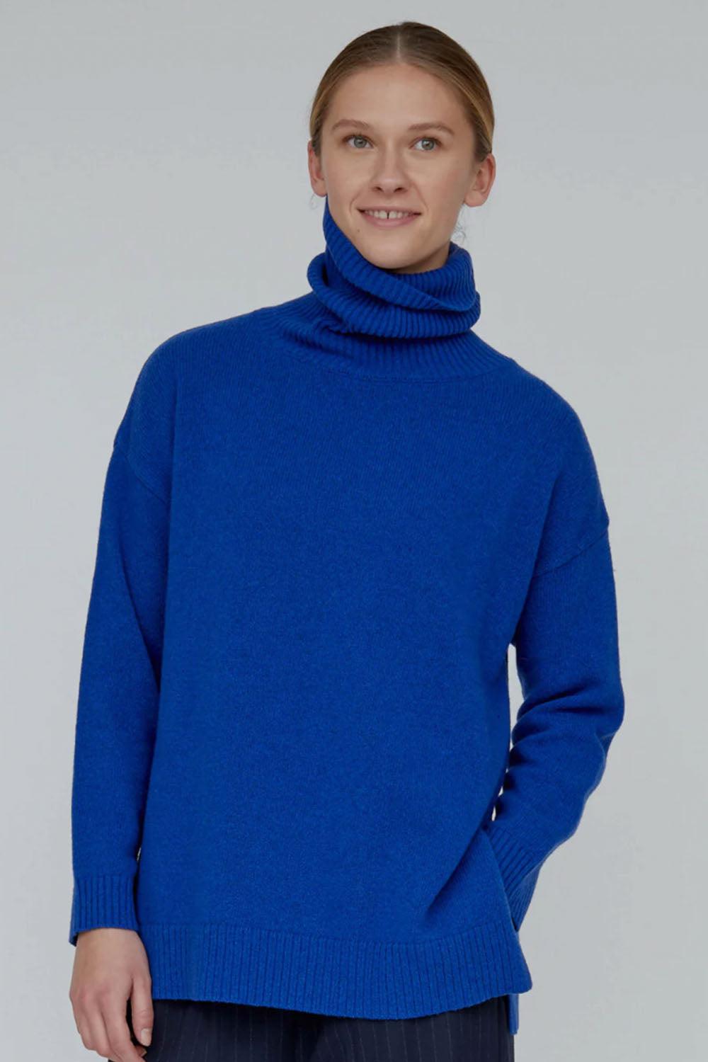 Line T-neck Princess Blue