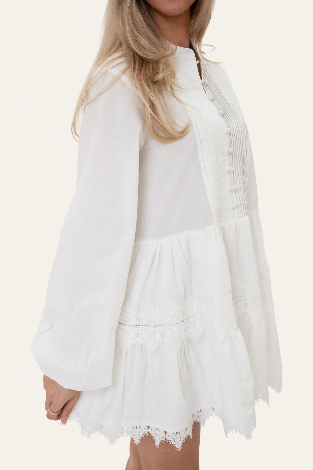 LivIc Dress White Embroidery