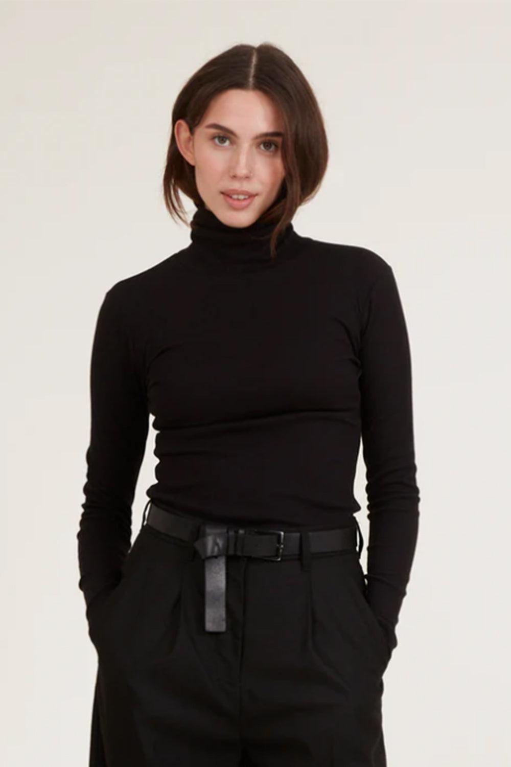 Ludmilla High-neck