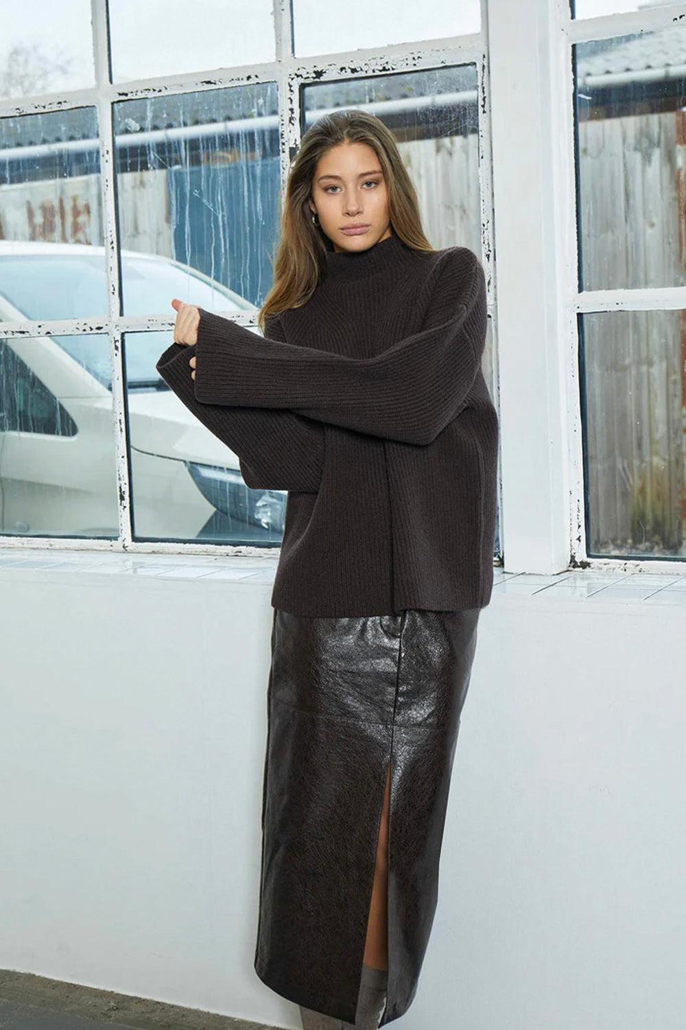 MSLucille Knit Pullover Carafe