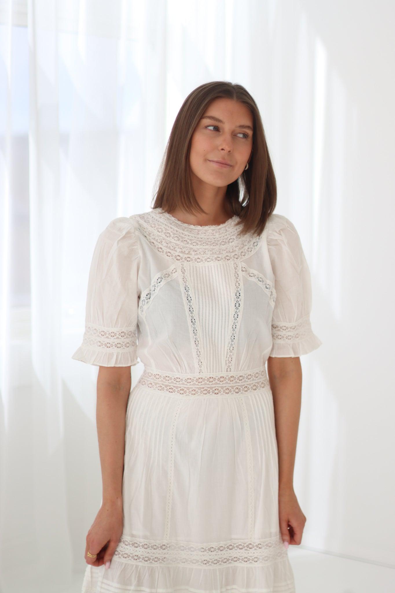 Mio Dress White