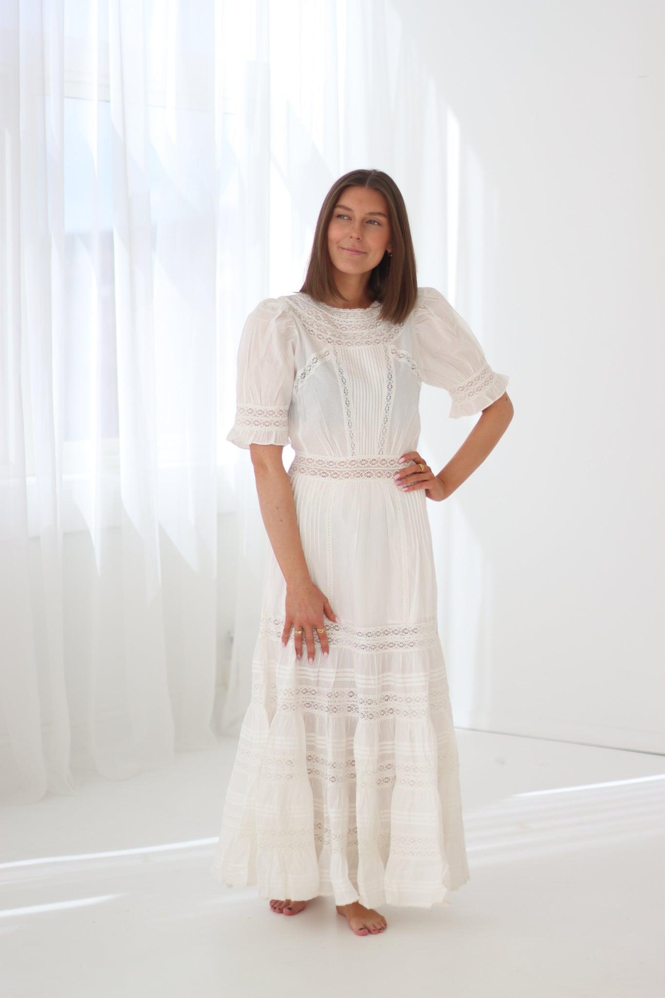 Mio Dress White