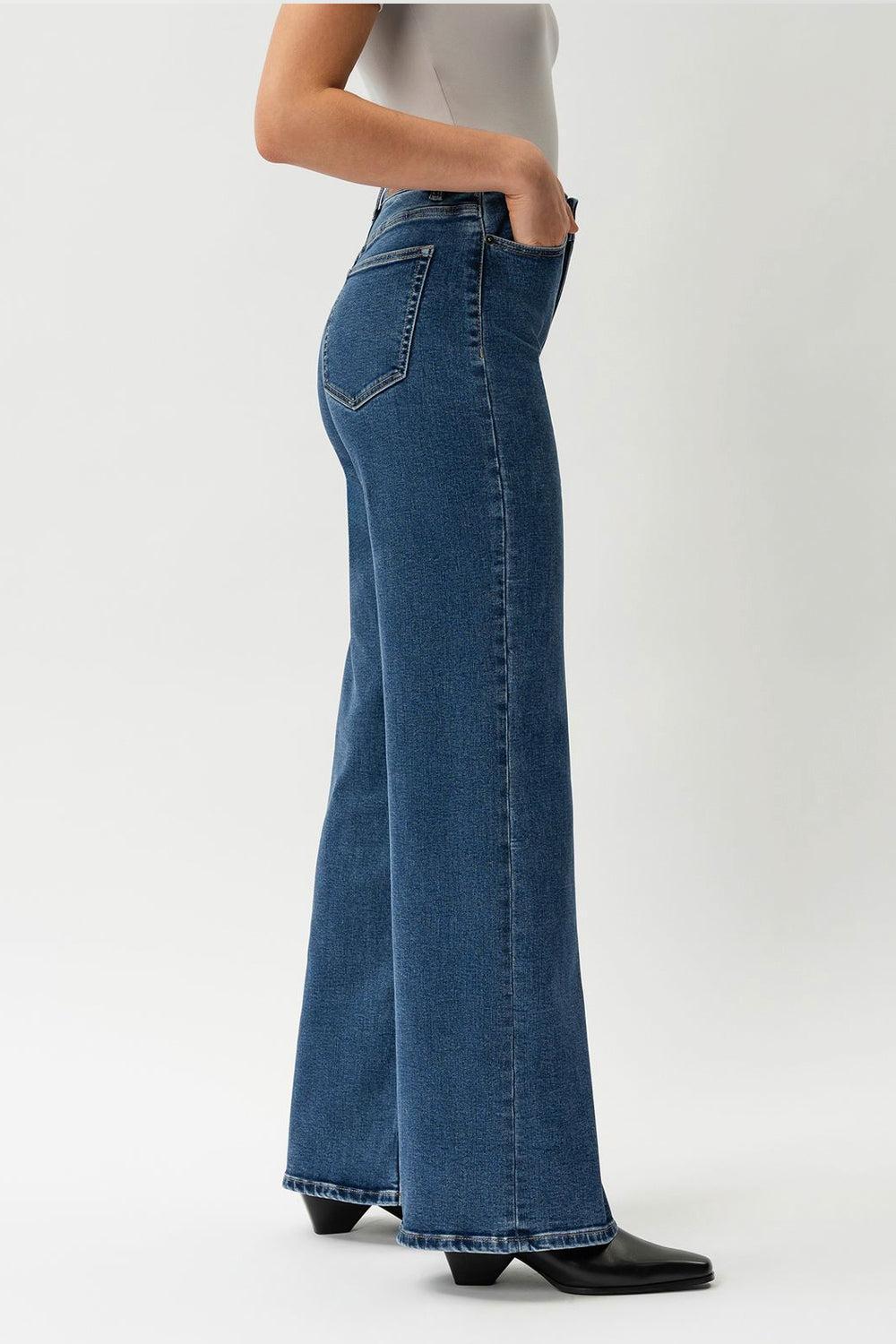 Relaxed ComfortDenim Jeans 32" Mid Blue