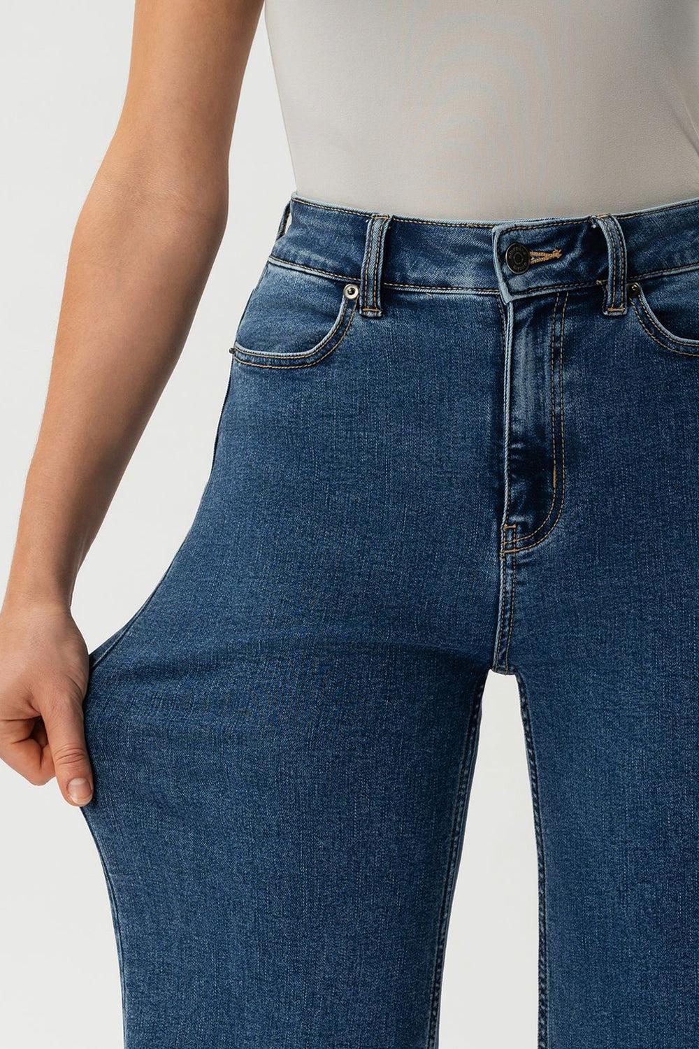 Relaxed ComfortDenim Jeans 32" Mid Blue