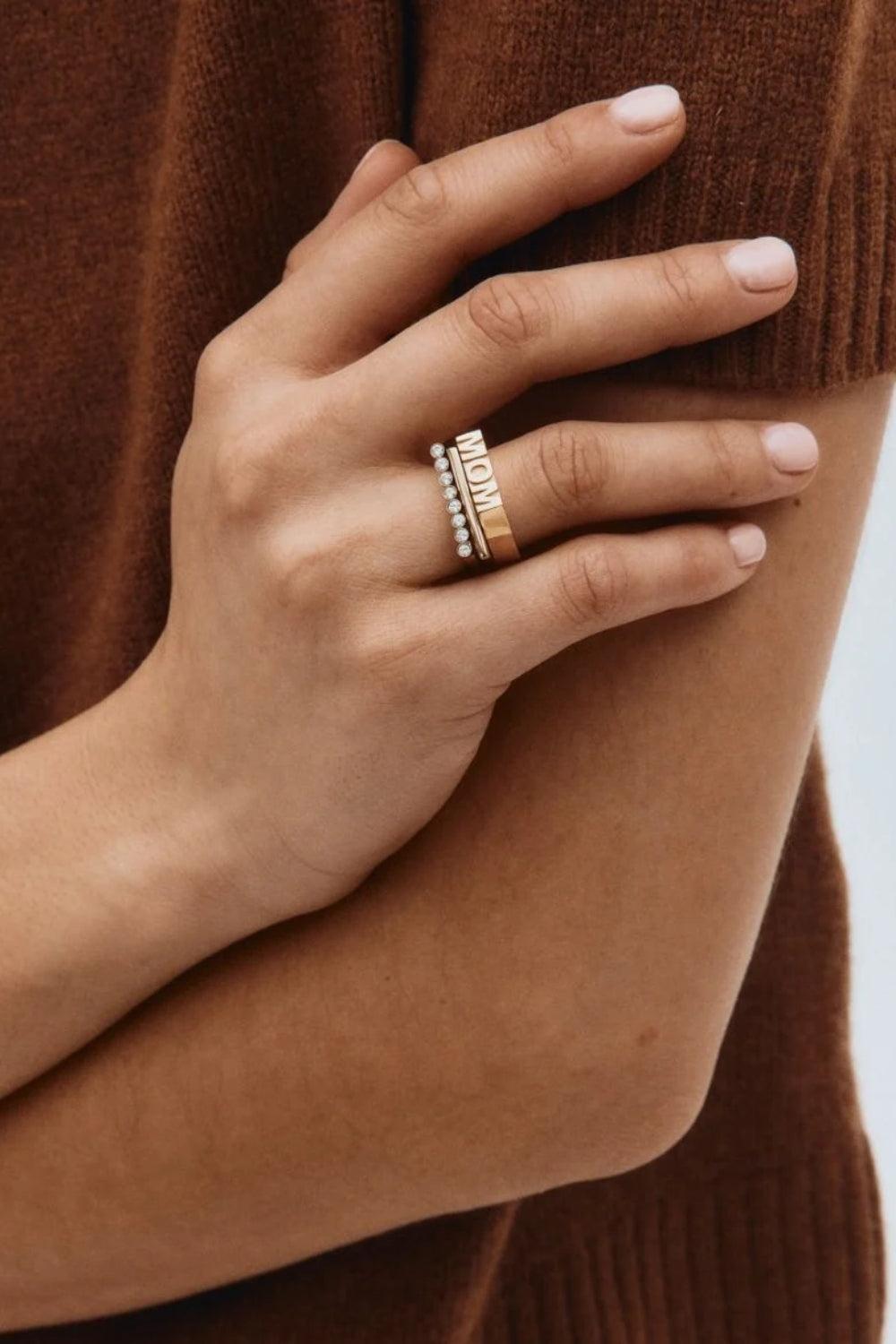 Signet Ring MOM Gold