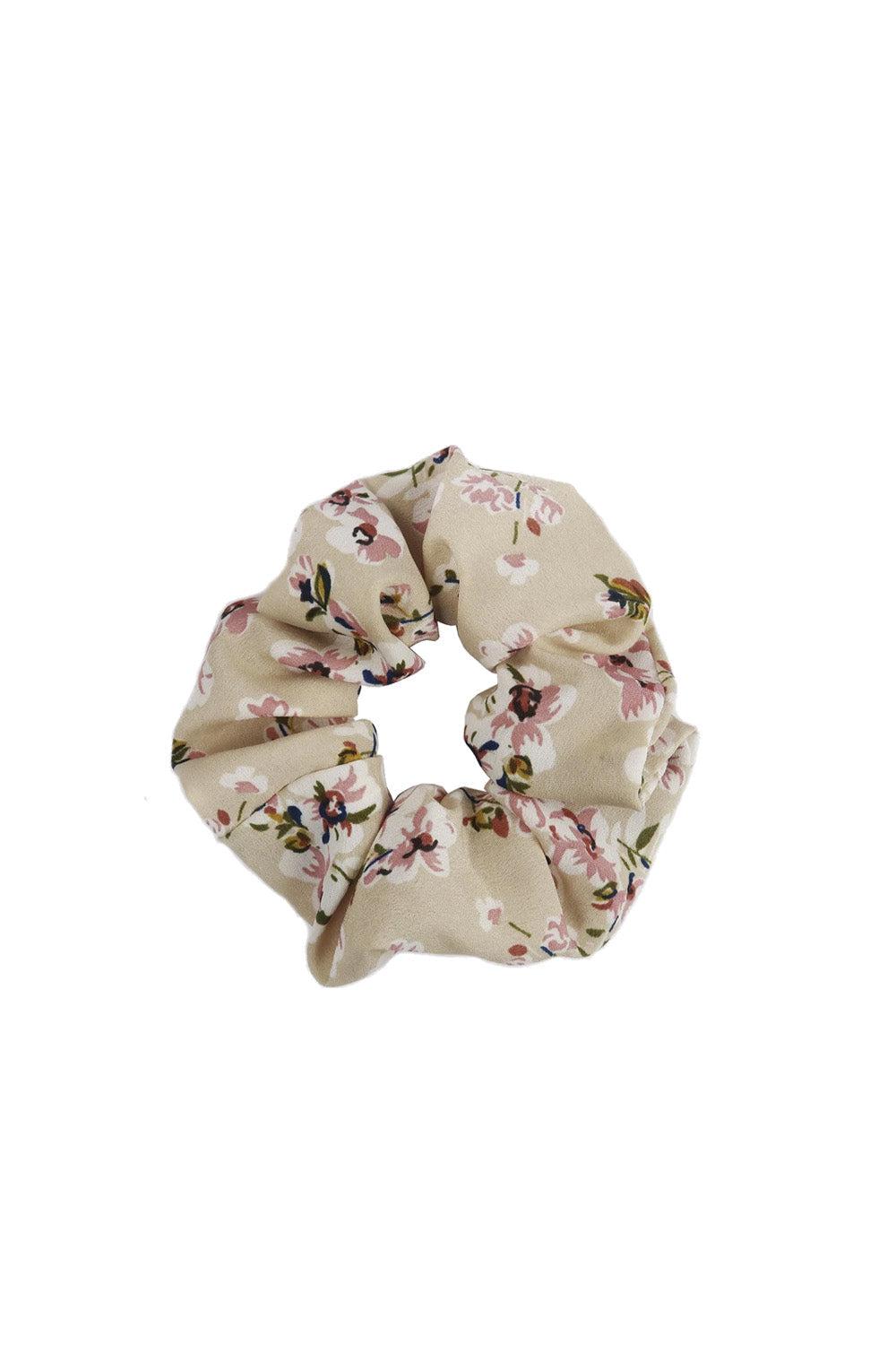 Sistie scrunchie cream with flowers