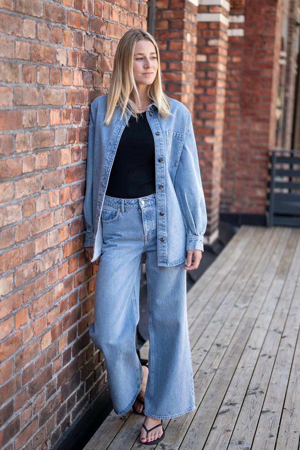 Taylor Light blue 32"