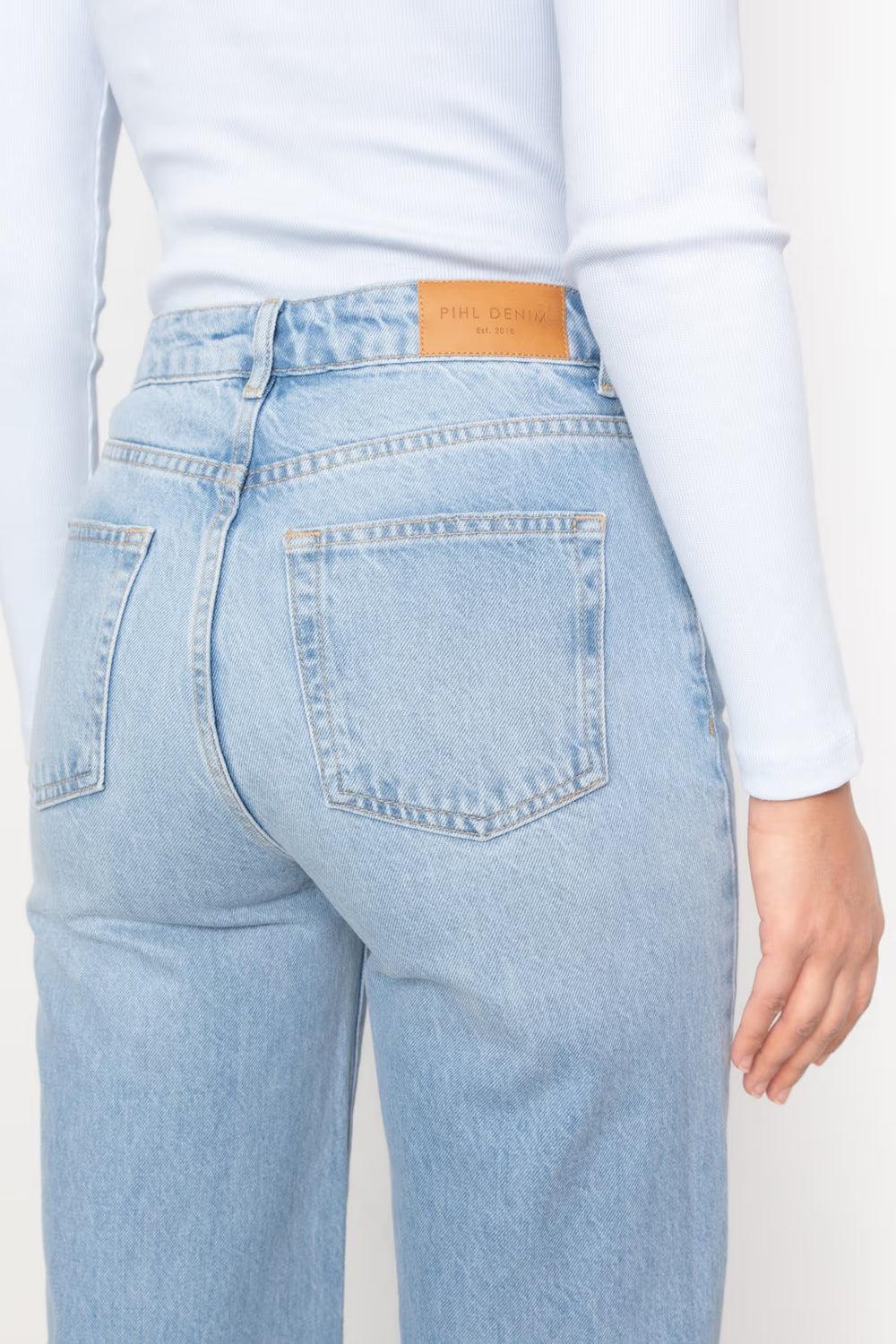 Taylor Light blue 32"