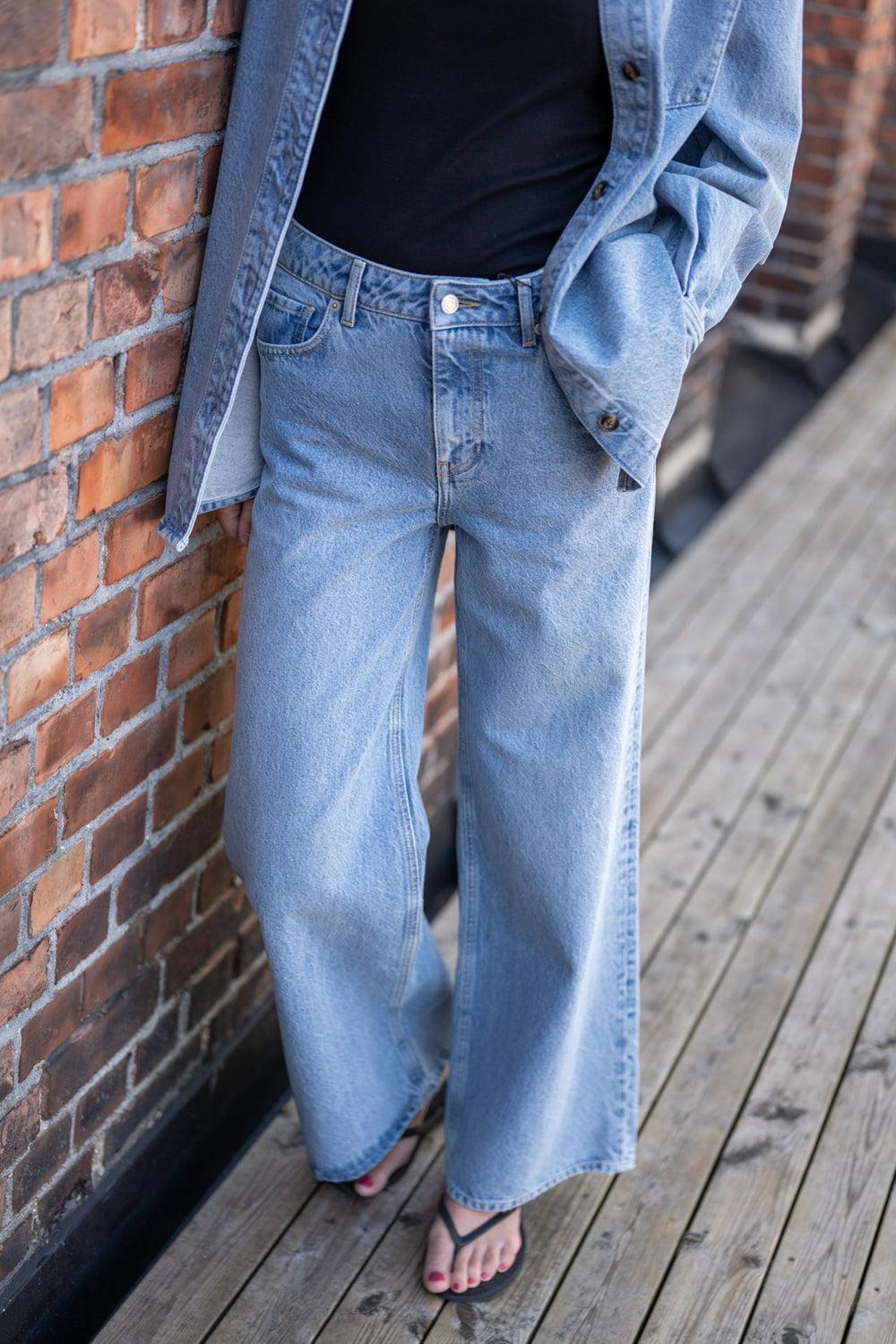 Taylor Light blue 34"