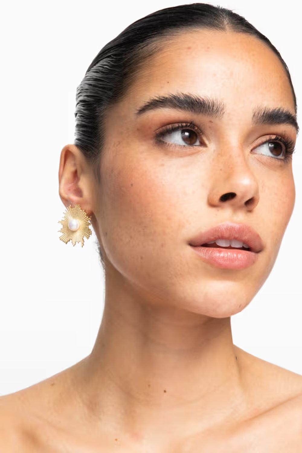 The Beam Earrings Gold