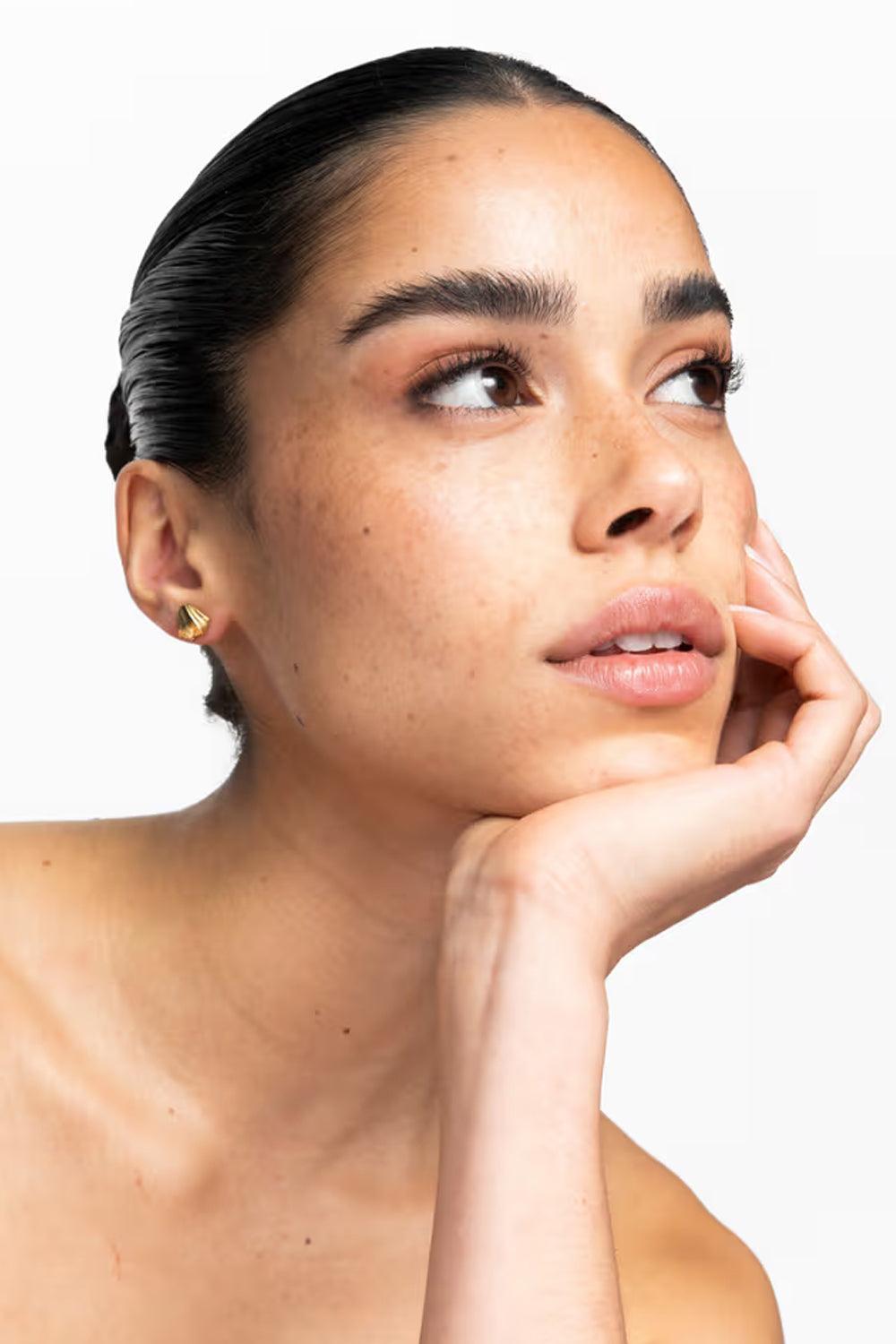 The Shell Studs Gold