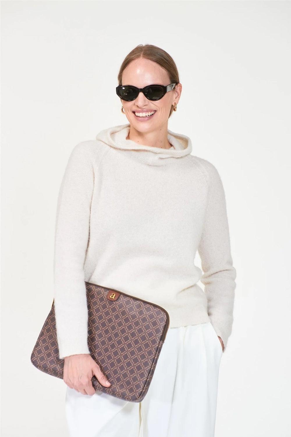 Ultimate Monogram Case Brown