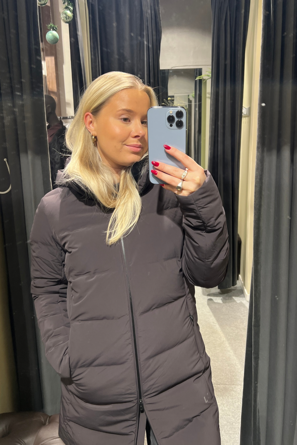 W Enigma Parka Espresso down collar