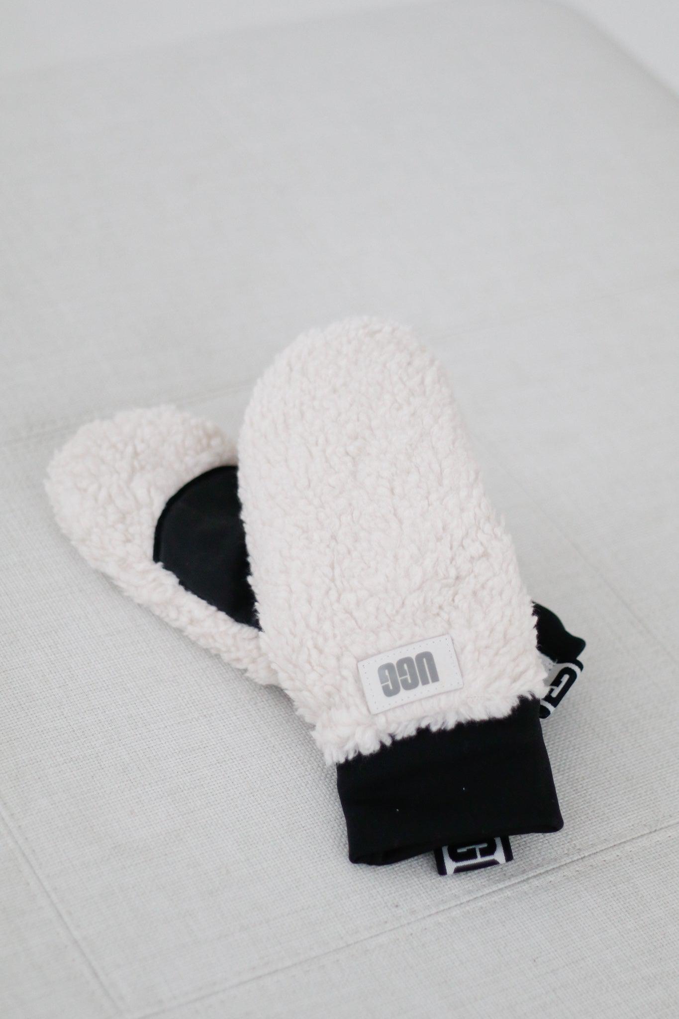 W Sherpa Mitten W Logo Tape White