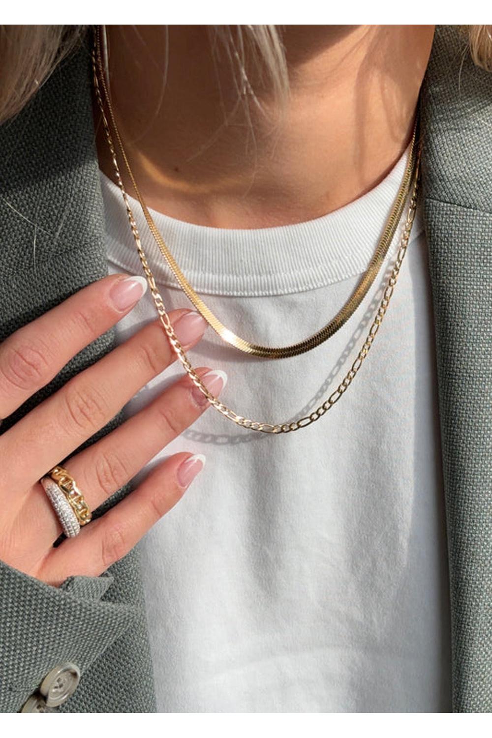 delicate chain gold