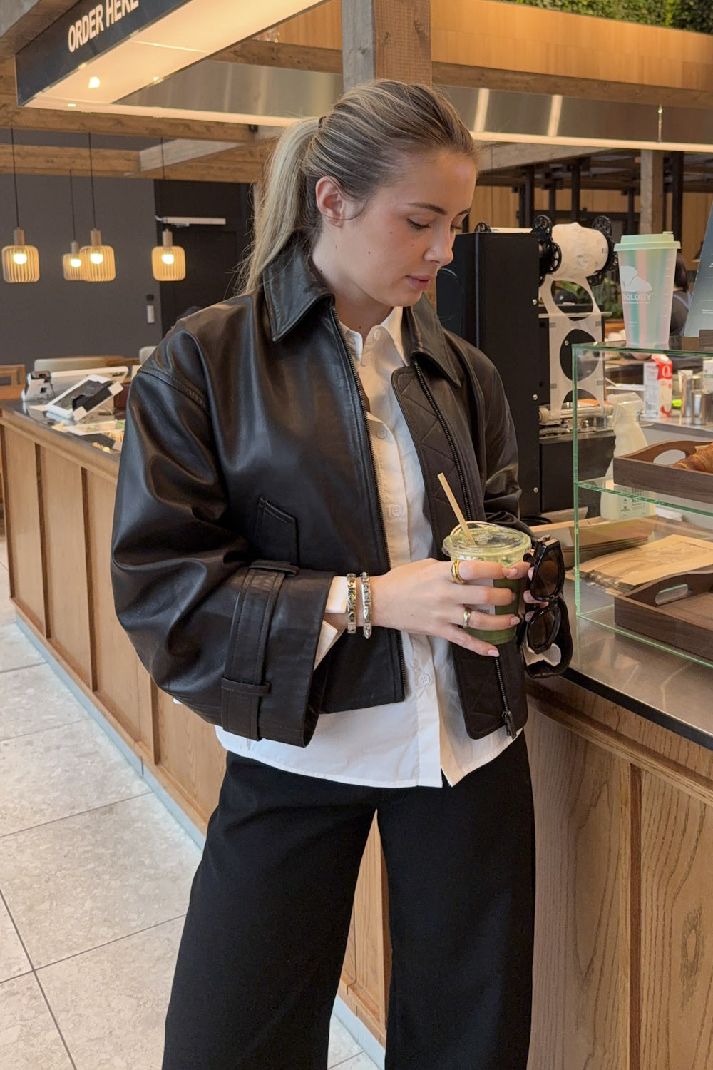 123_e5cce760-f18b-40c4-856e-63efc618b7e5