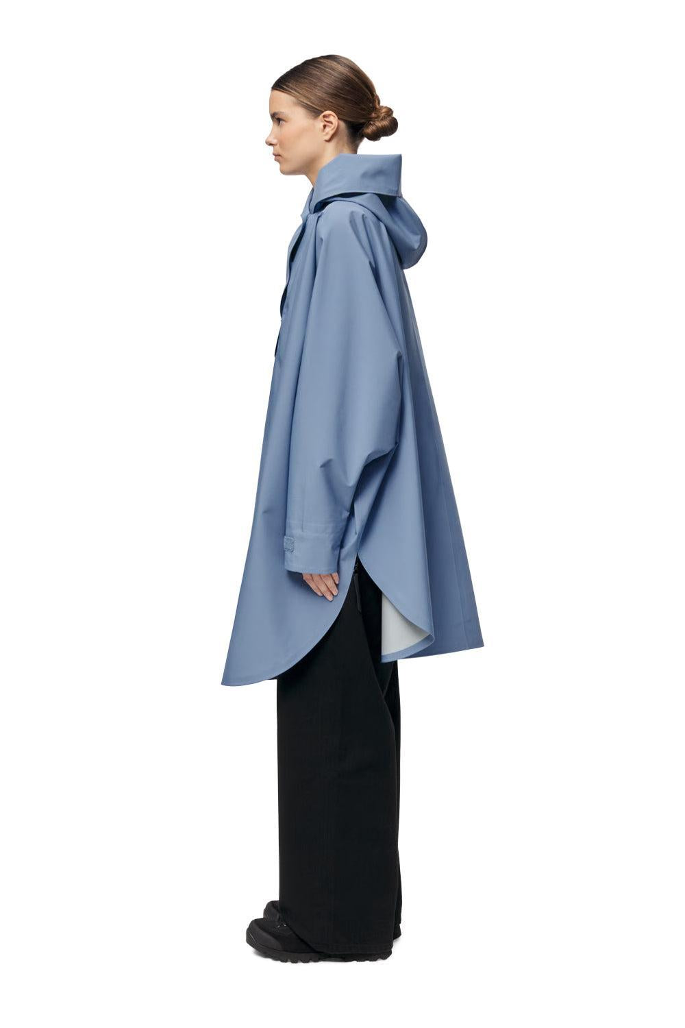 Bergen Poncho blue hour