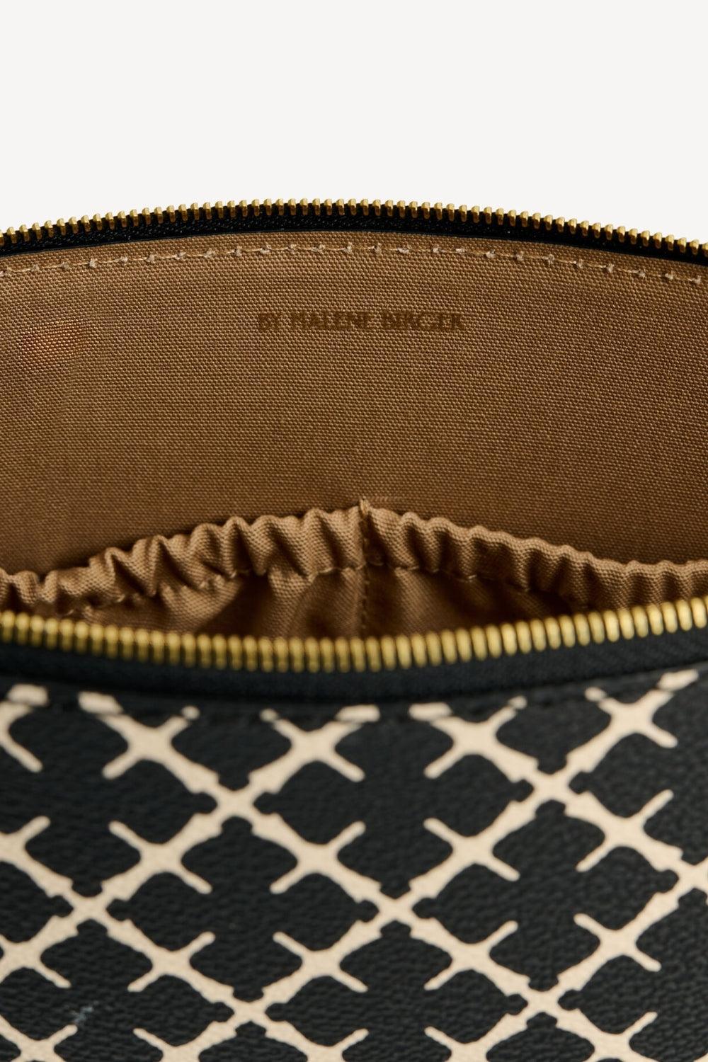 Bae Medium Cosmetics Case Black