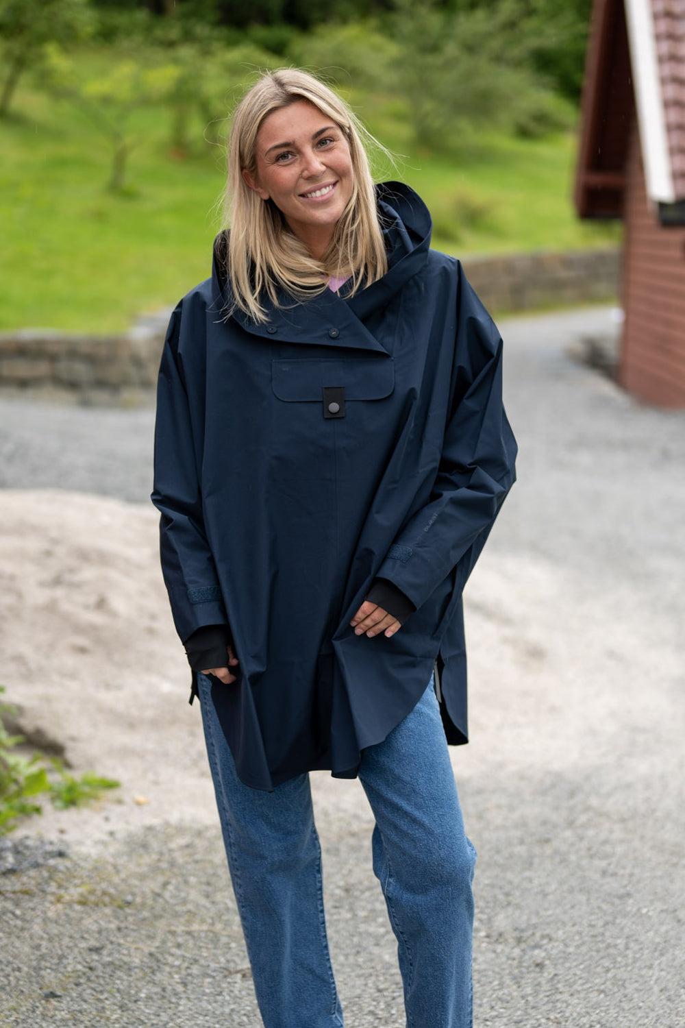 Bergen Poncho Dark Navy