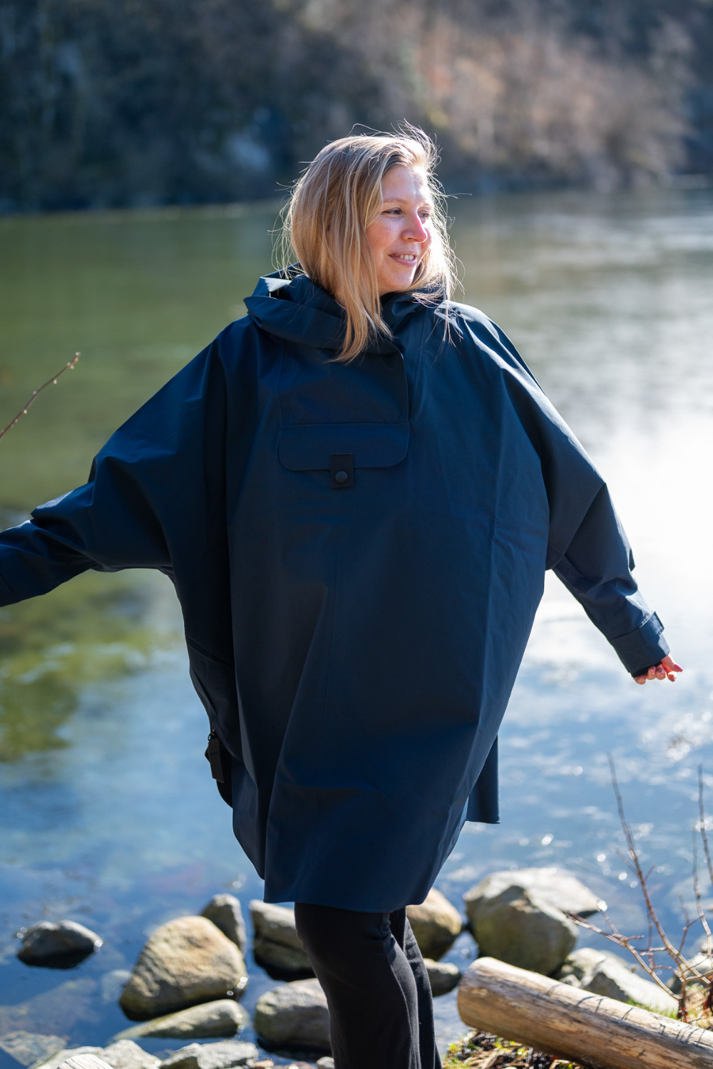 Bergen Poncho Dark Navy