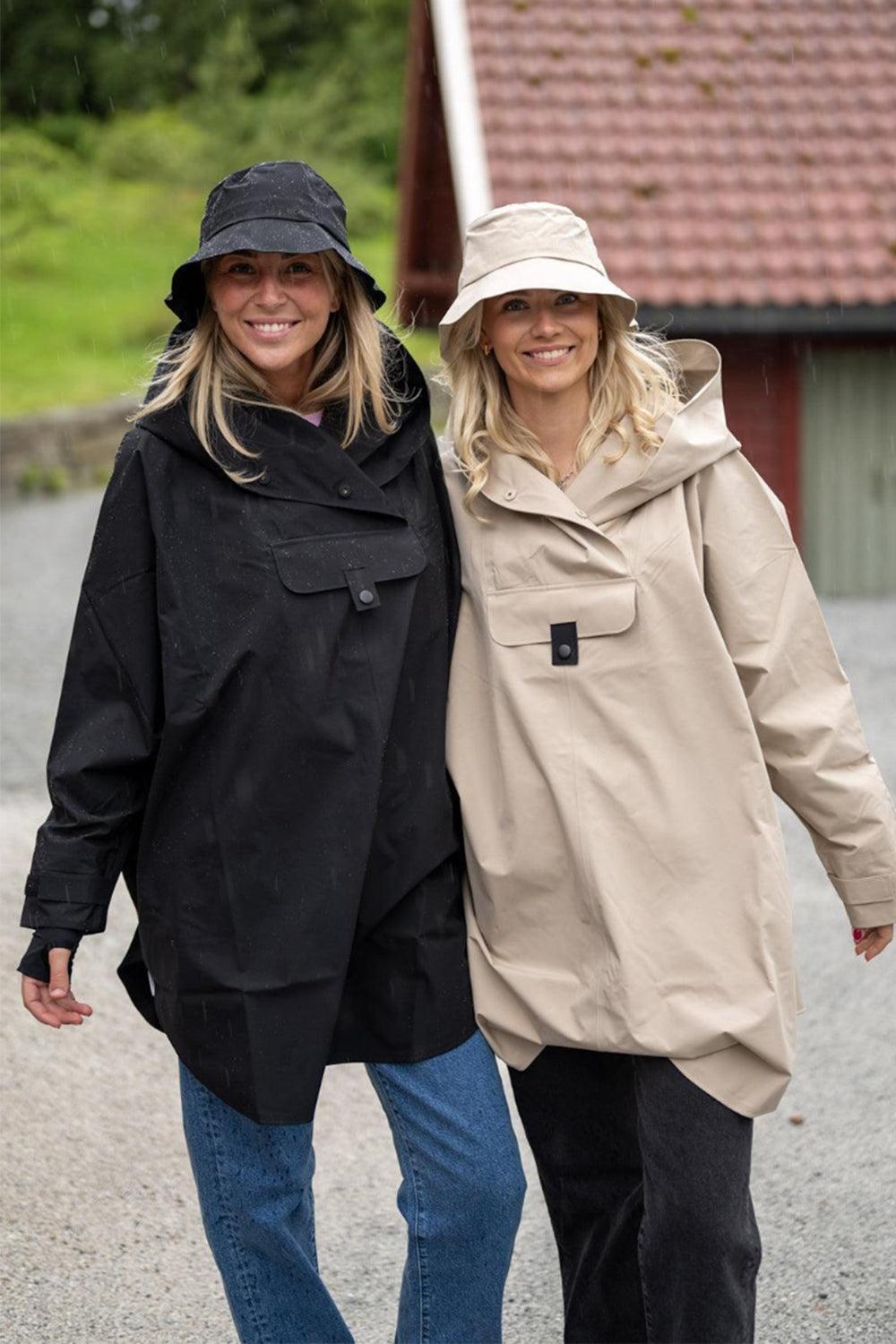 Bergen Poncho black