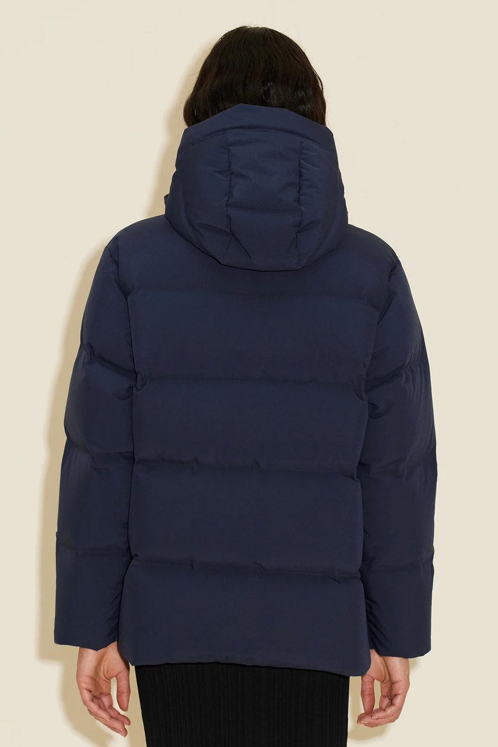 Besseggen Down Jacket DK. Navy