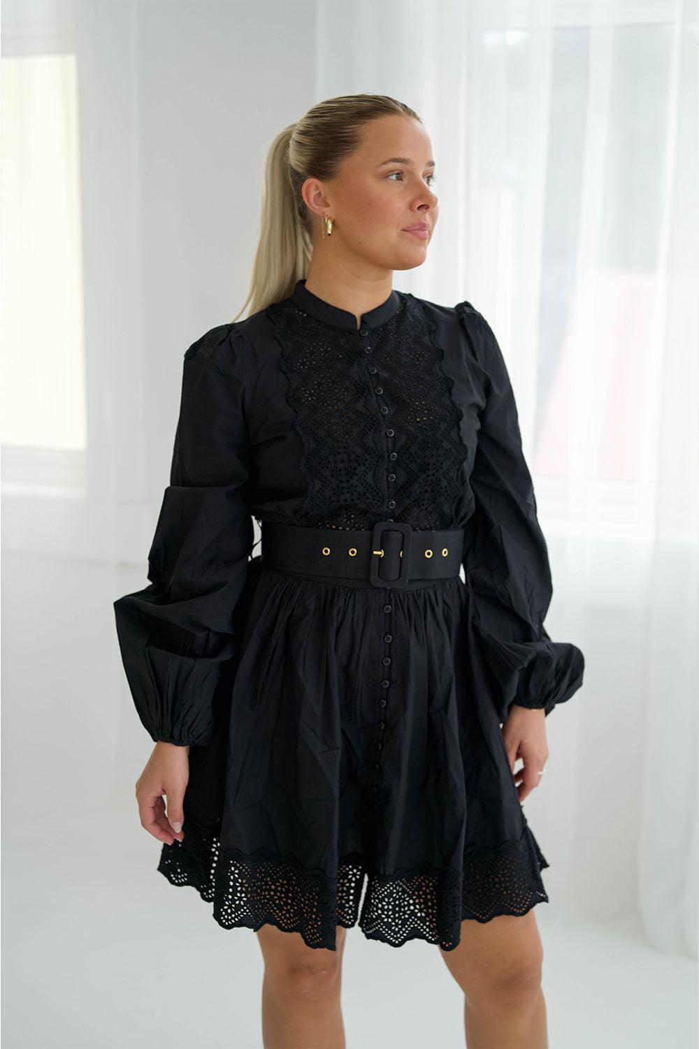 Poplin dress with clearance belt