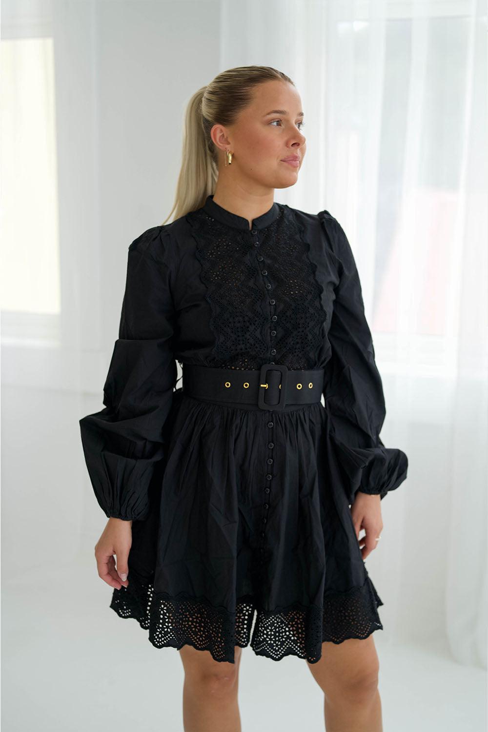 Décorated poplin belt dress Black