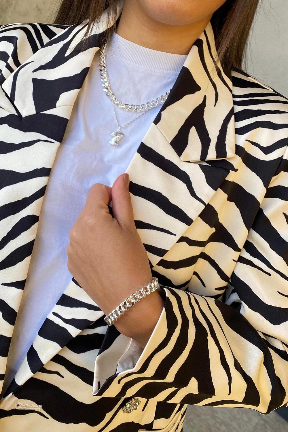 Figure Necklace Silver